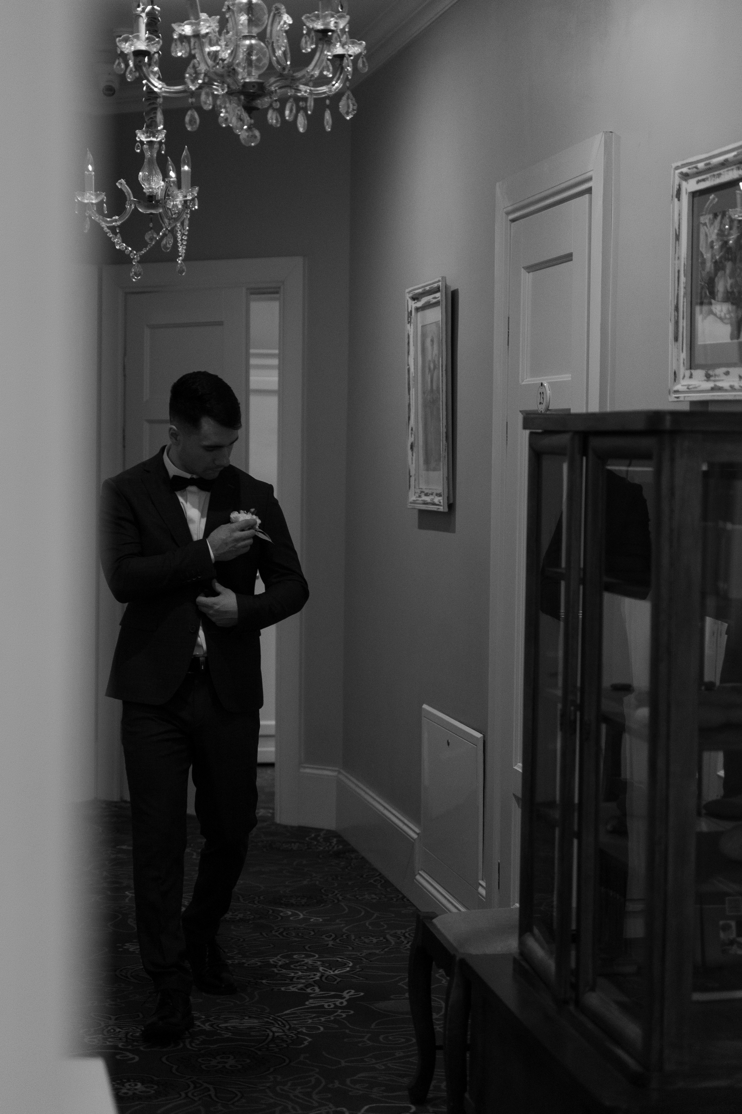 Свадебная фотосессия в отеле Чайковский г. Калининград. Свадебный фотограф Калининград