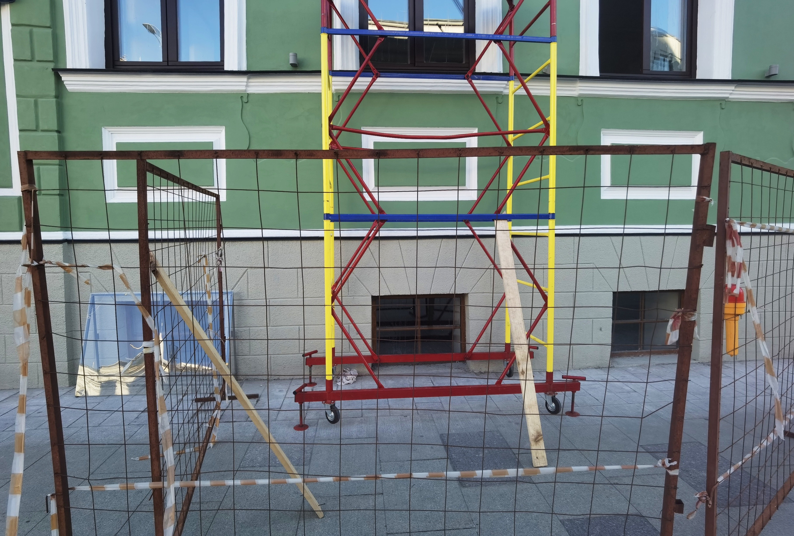 Уличная абстракция. E-Tsoy.com