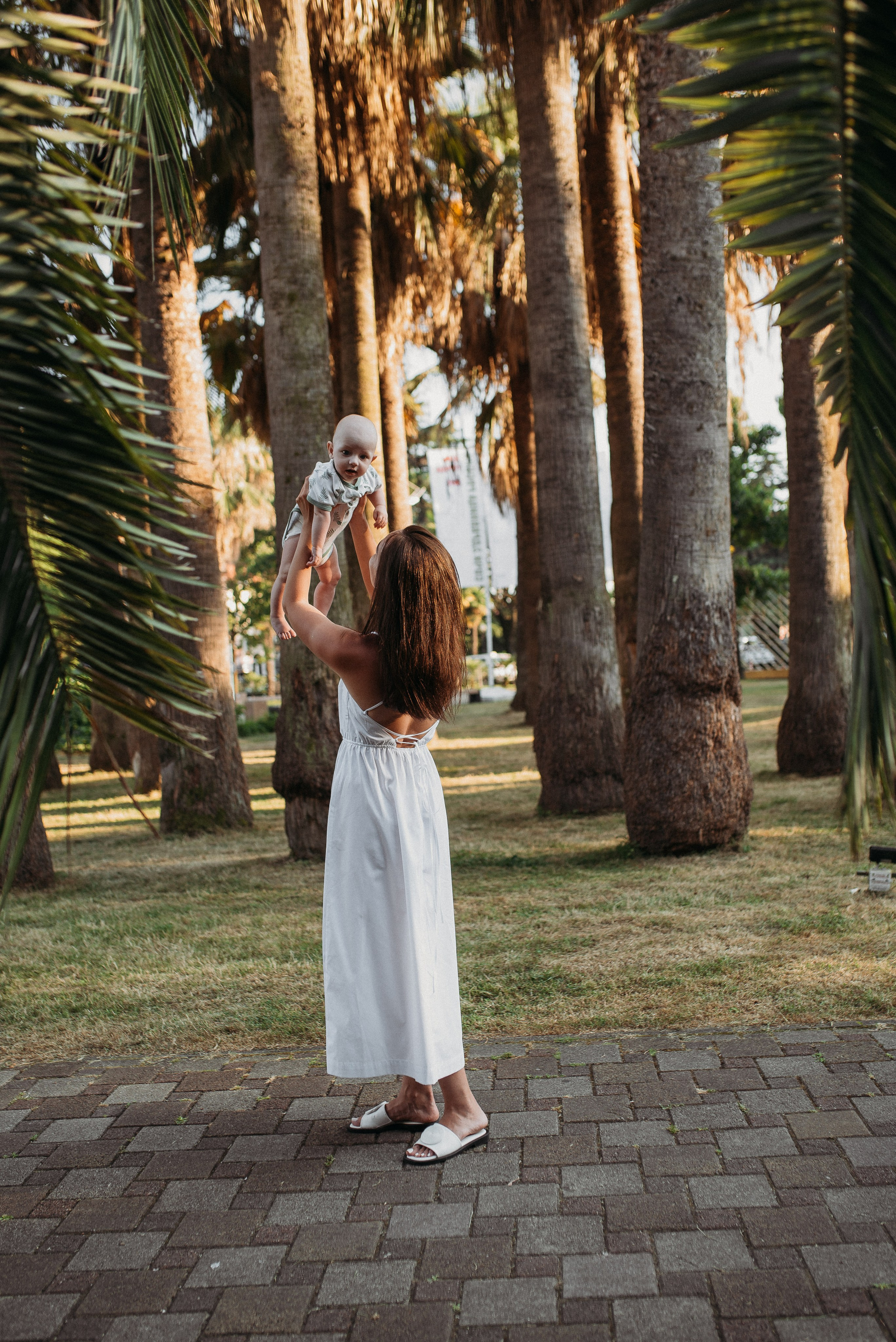 Семейная фотосессия в центре Сочи морпорт. Фотограф в Сочи — Маргарита Поганова