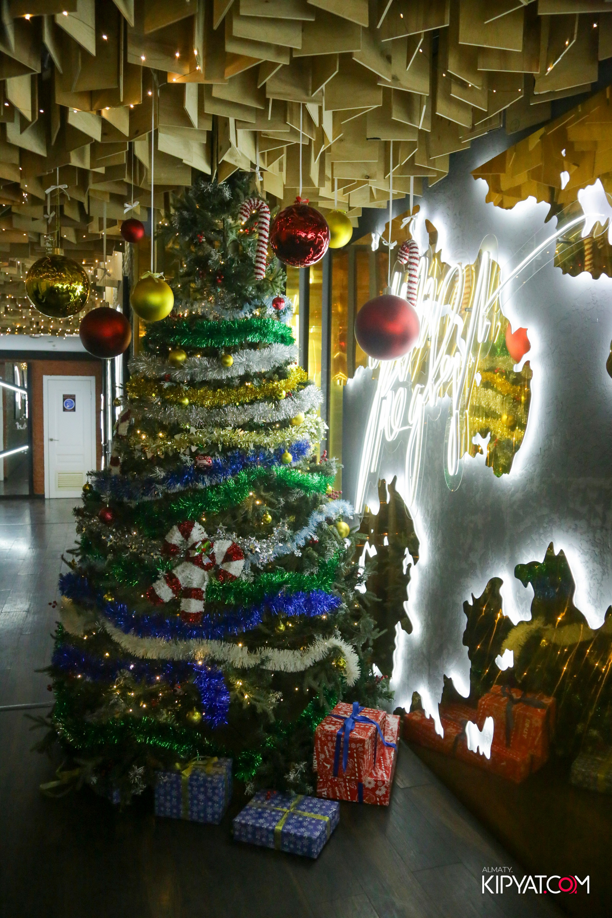 УХО И МЕДВЕДЬ НА САИНА. КИПЯТКОМ АЛМАТЫ! Фотосъемка мероприятий в Алматы