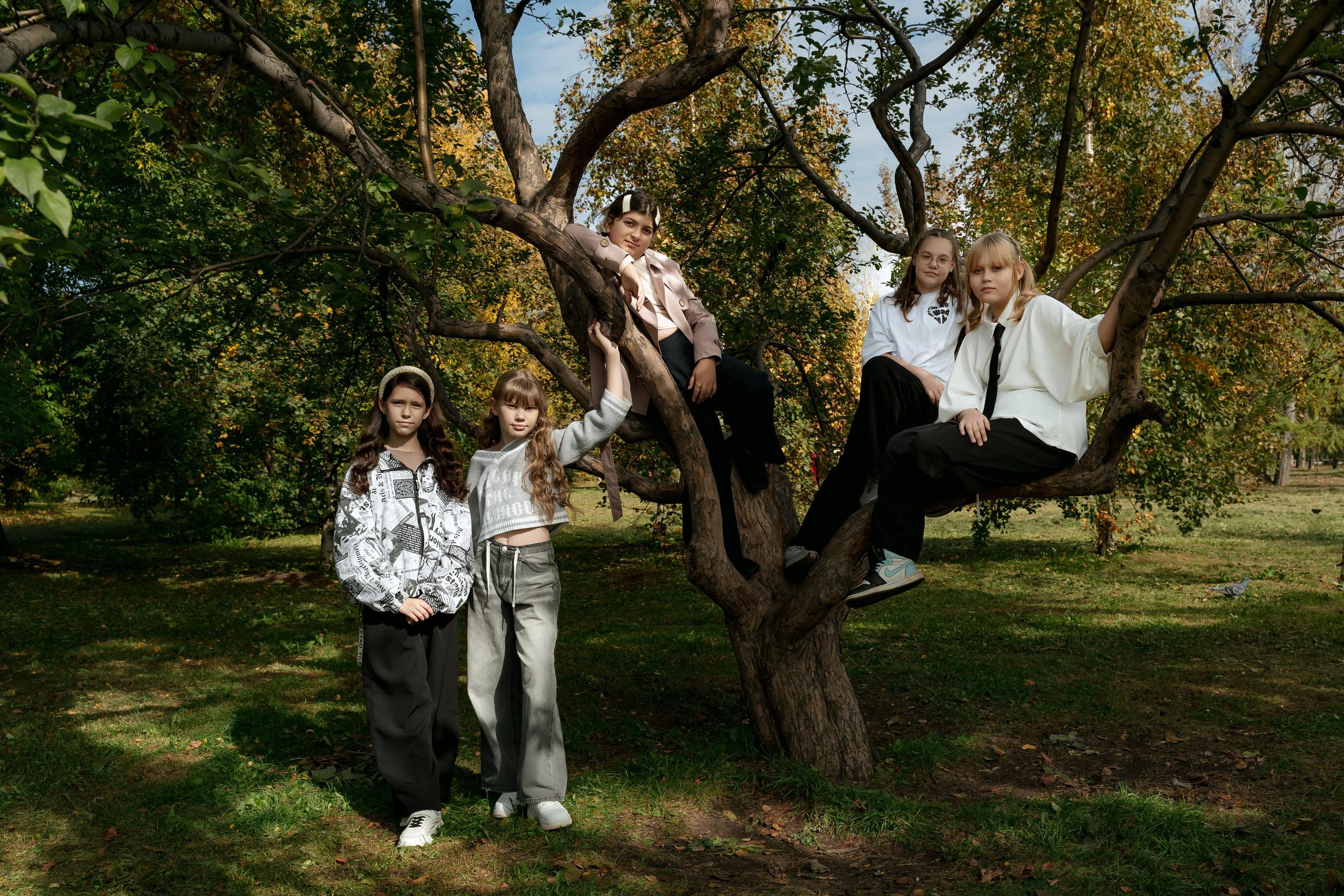 Фотосессия осенью в парке. 4 класс. Фотограф Ким Наталья в Красноярске