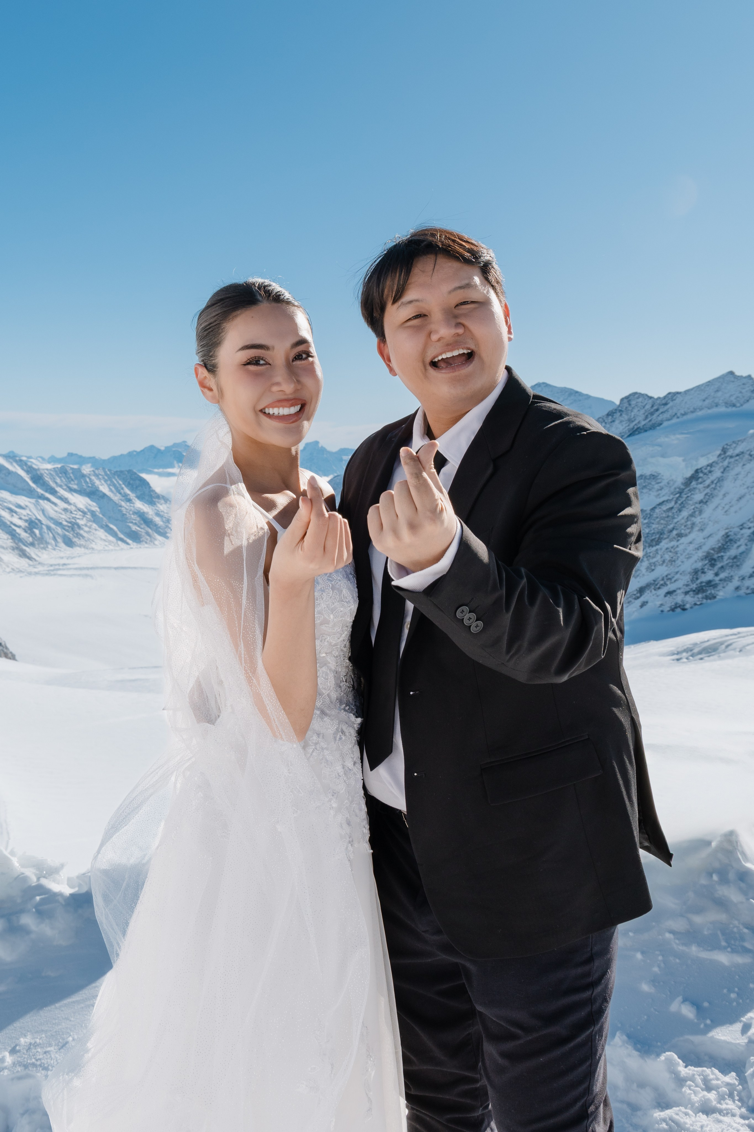 Sugar & V (Jungfraujoch). Photographer in Interlaken area