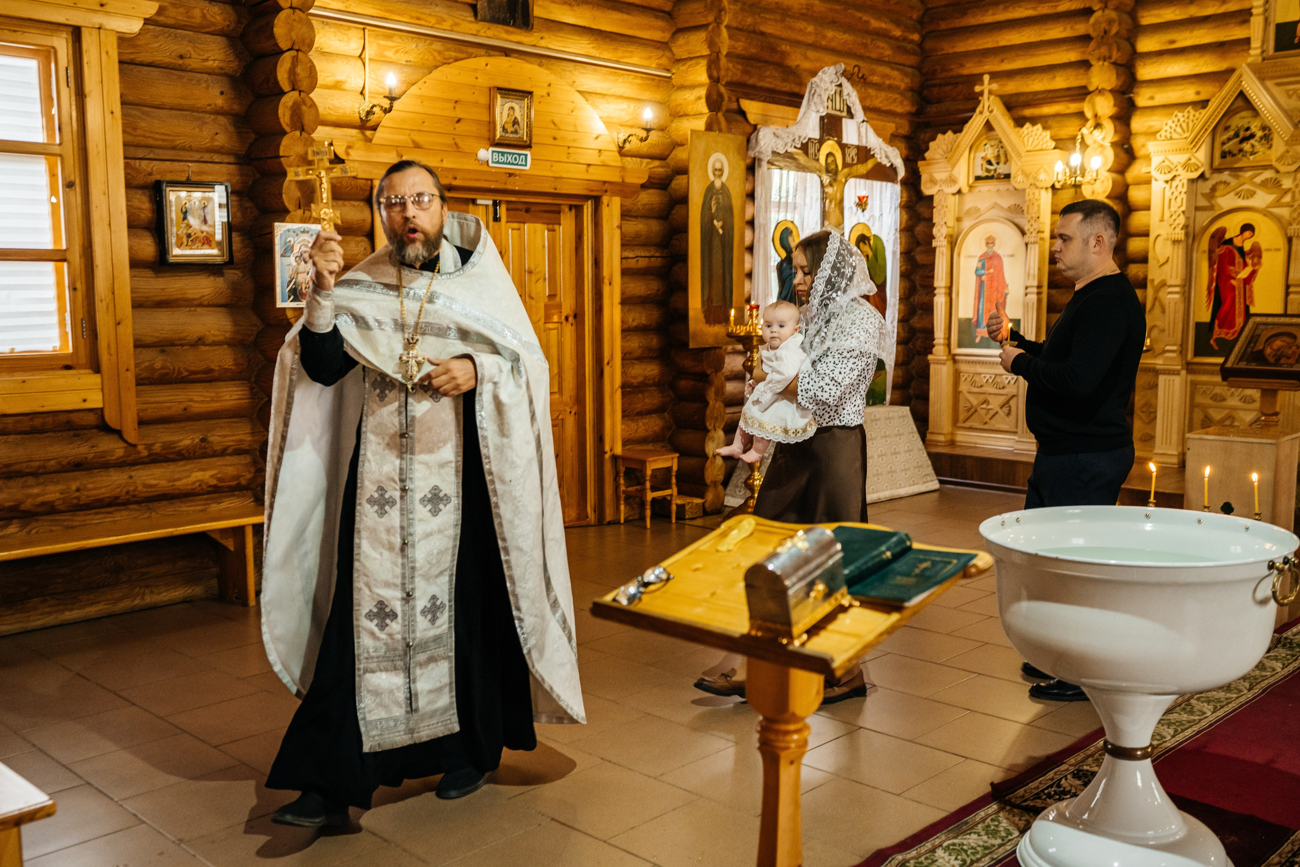Храм на Ворошилова (деревянная церковь). Фотограф в Каменске-Шахтинском и парке Лога Ольга Сагал