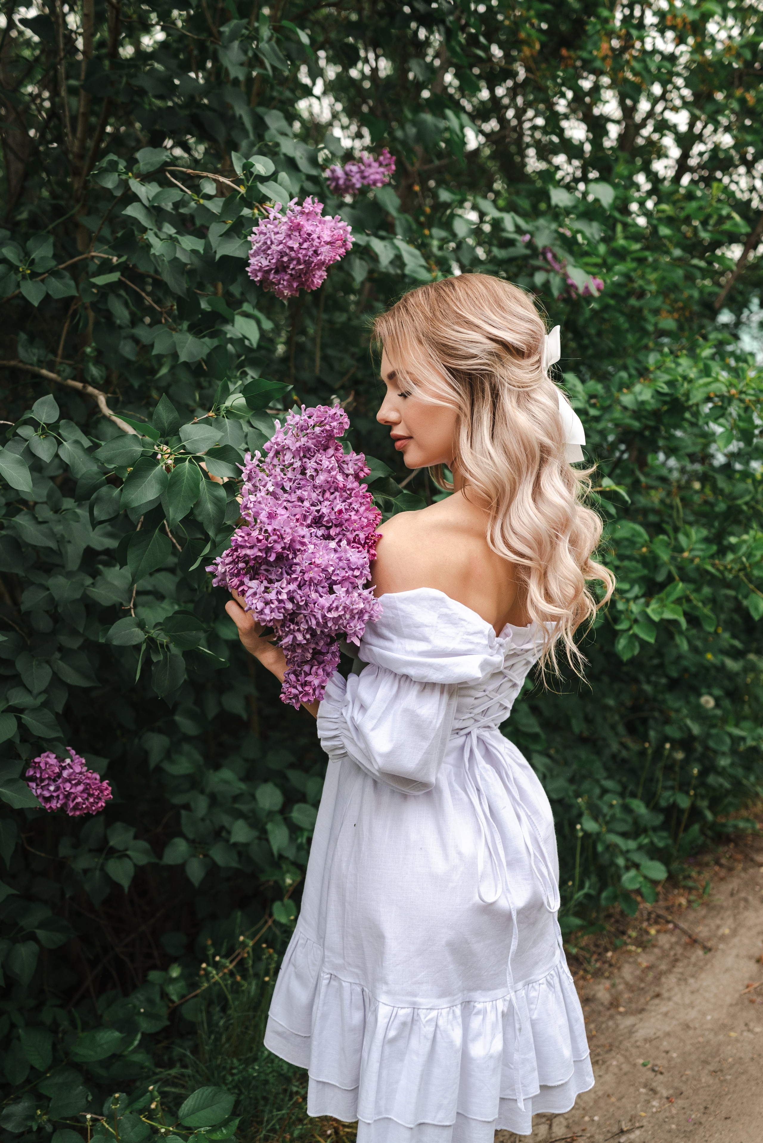 фотограф в парке Лога Каменск-Шахтинский Ольга Сагал. фотосессия девушки  на природе в сирени  Парк Лога