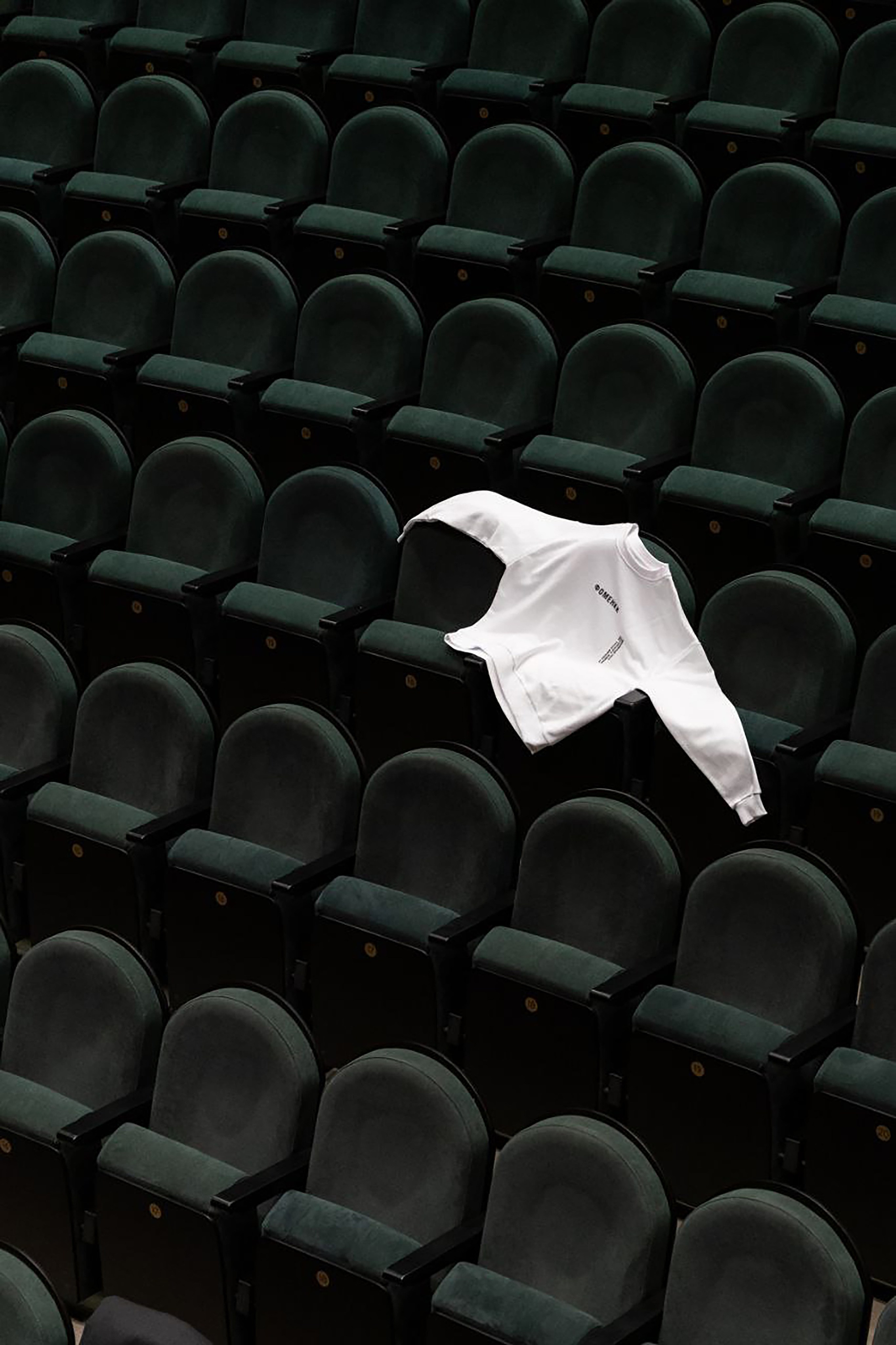 Мерч // Театр Петра Фоменко. Интерьерный фотограф Дмитрий Горелов