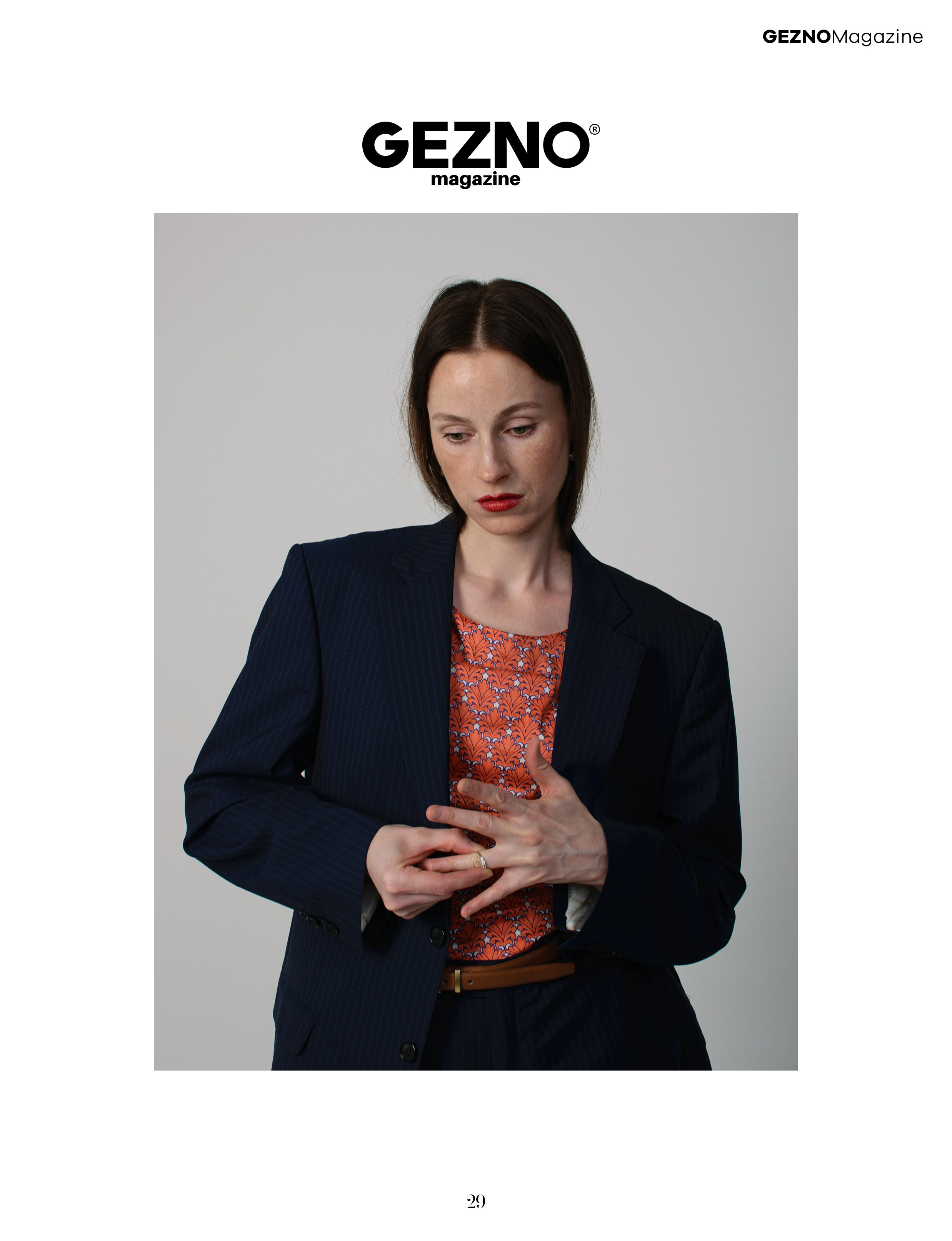 GEZNO, Paris, France Потеря -  история о том, как женщина теряет себя, выполняя мужские обязанности изо дня в день Фотограф в Омске Ульяна Красикова 