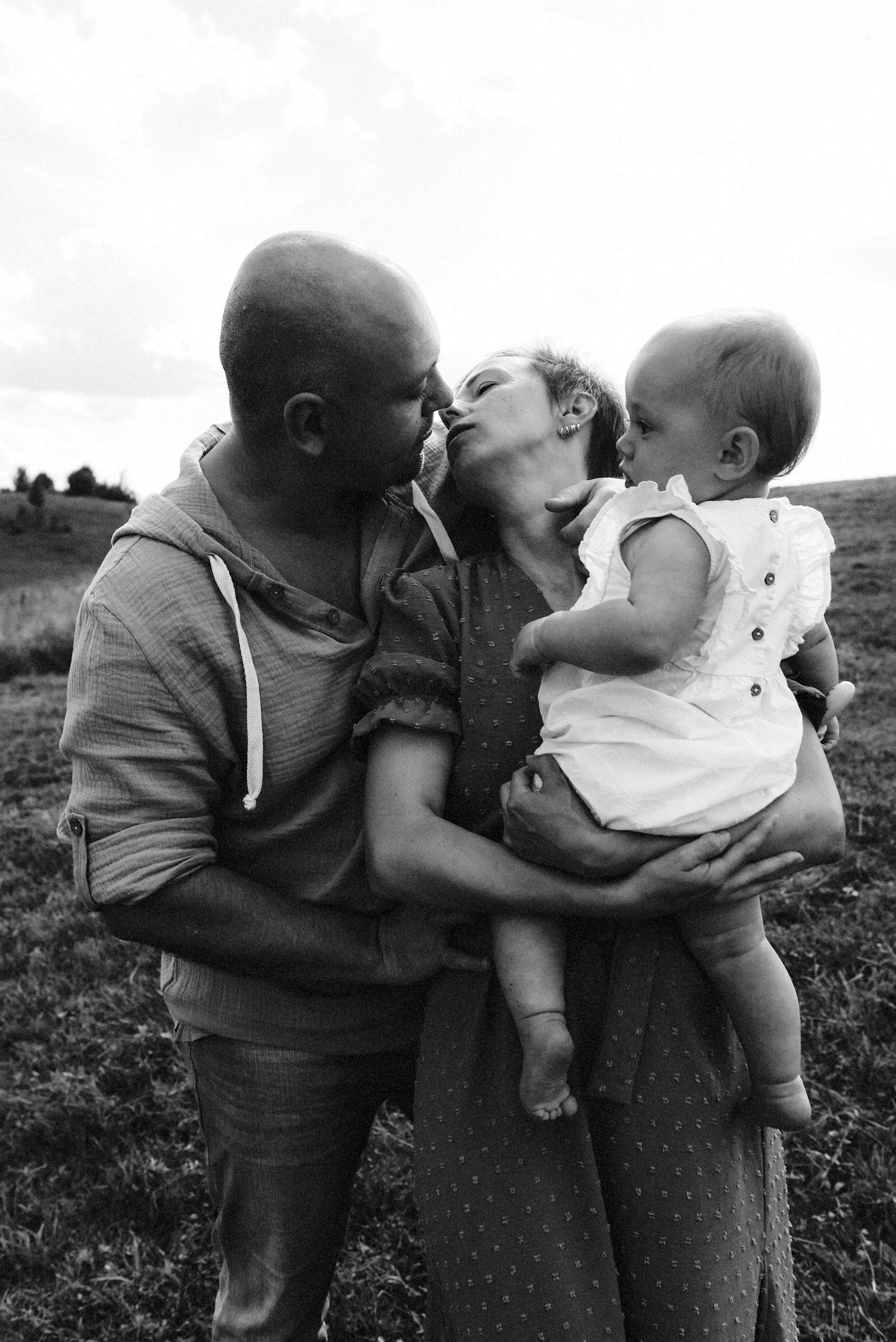 Годовасие. Колтушские высоты. Катя Лиза и Дима. Семейный и свадебный фотограф в Санкт-Петербурге Яна