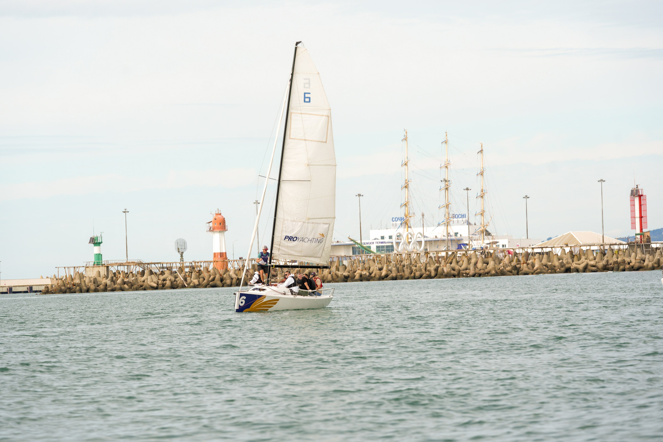 Яхтенная регата для компании Агрегатка. Репортажный фотограф в Красной Поляне и Сочи Павлюченко Екатерина