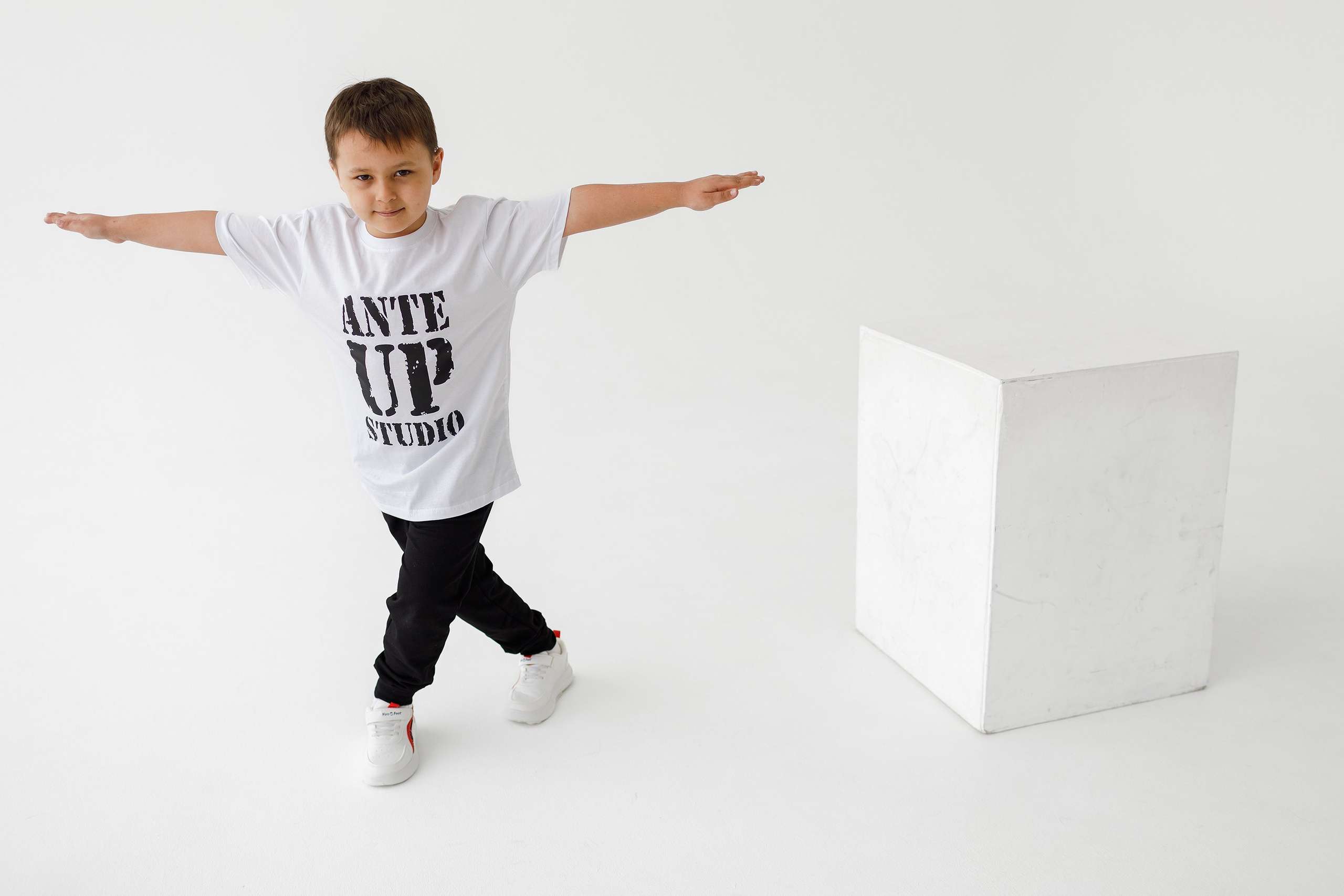 Фотосессия студии танцев. Профессиональный фотограф в Новосибирске