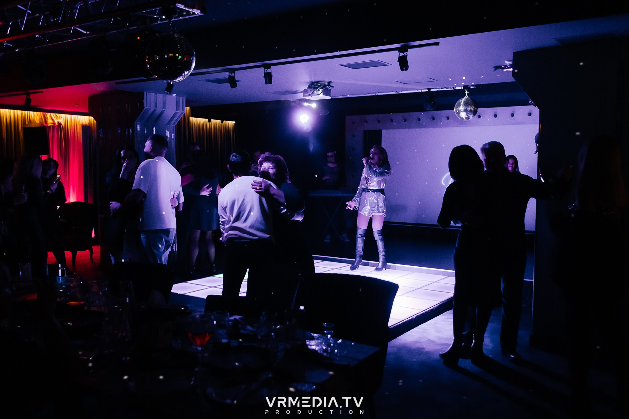 PARODY SHOW в караоке-баре «Volna»