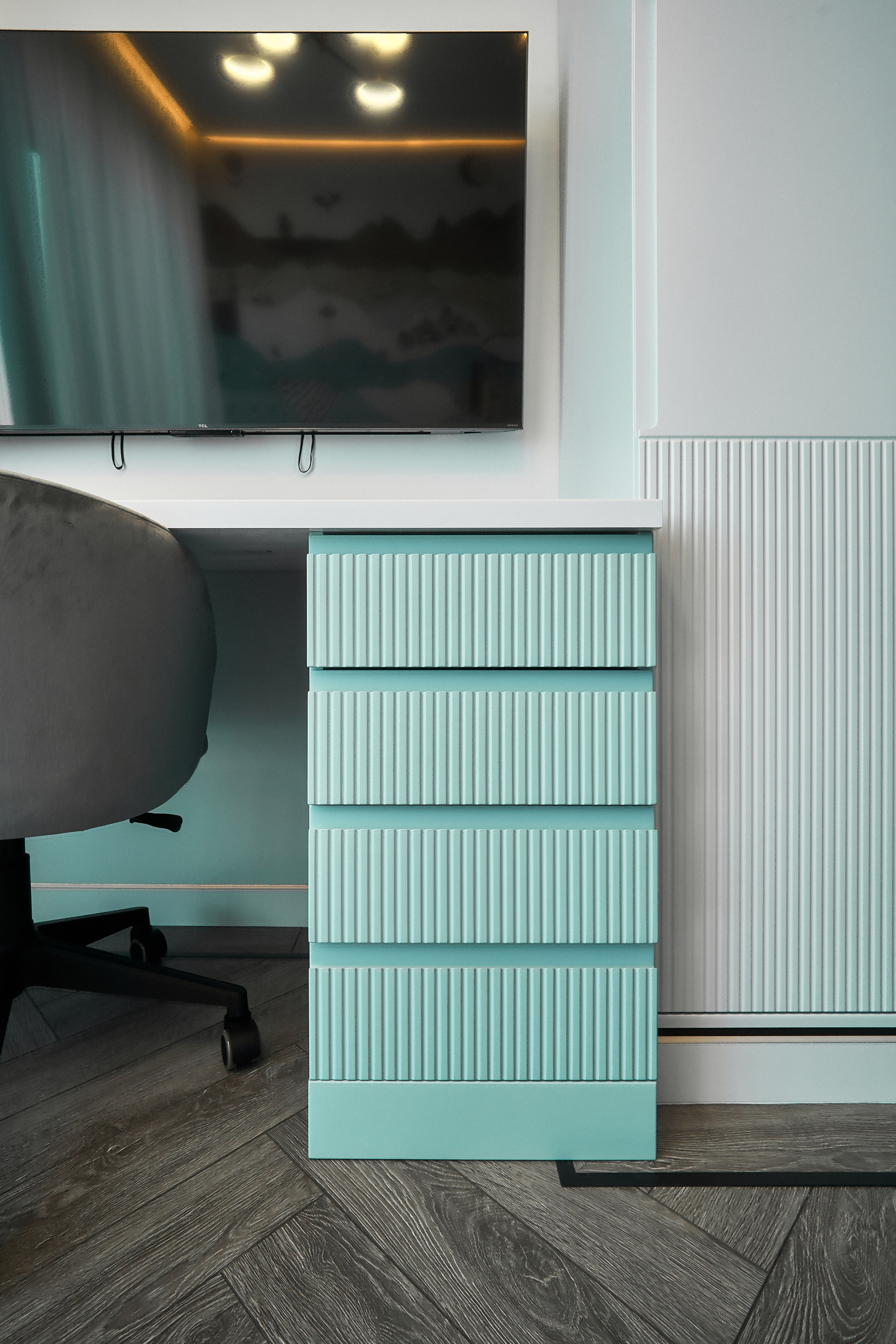 Фотосъёмка и видео тур квартиры с ярким дизайном и видом на Москва-Сити | vhaus. Видеопродакшн недвижимости и архитектуры | Студия VHAUS