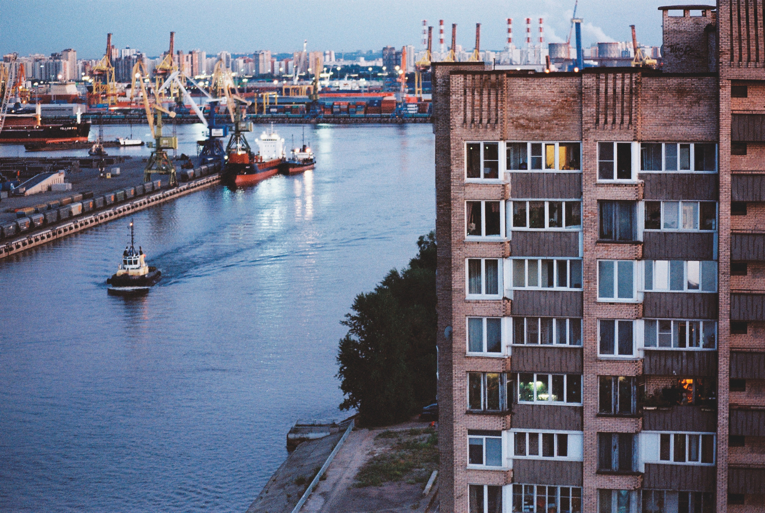 Фотографии цветные. Свадебный и семейный пленочный фотограф в Петербурге Истомина Ирина