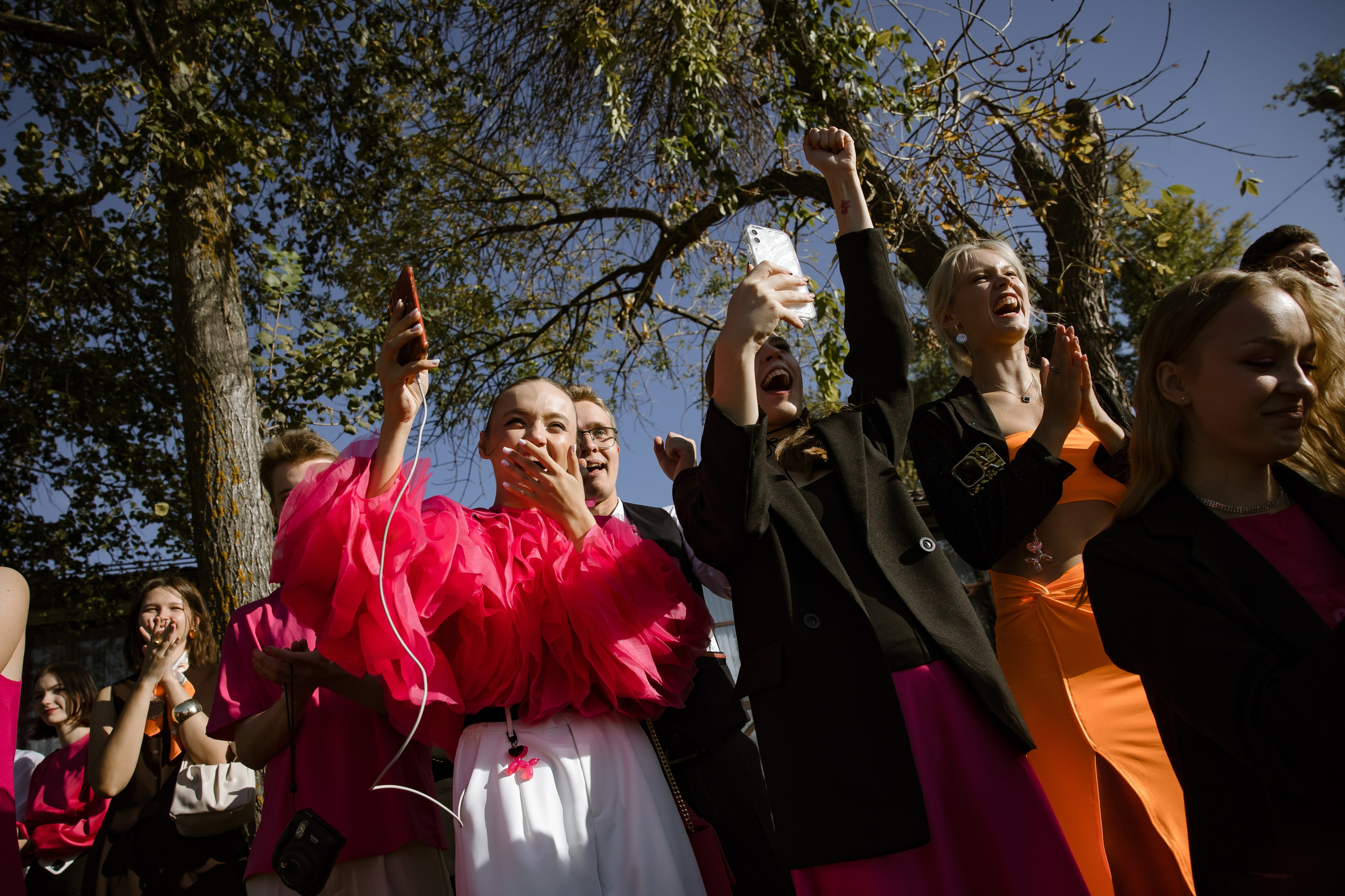 Яркая неоновая свадебная фотосессия в «Нет на карте». Свадебный и семейный фотограф в Самаре и Тольятти | Елена Топанцева