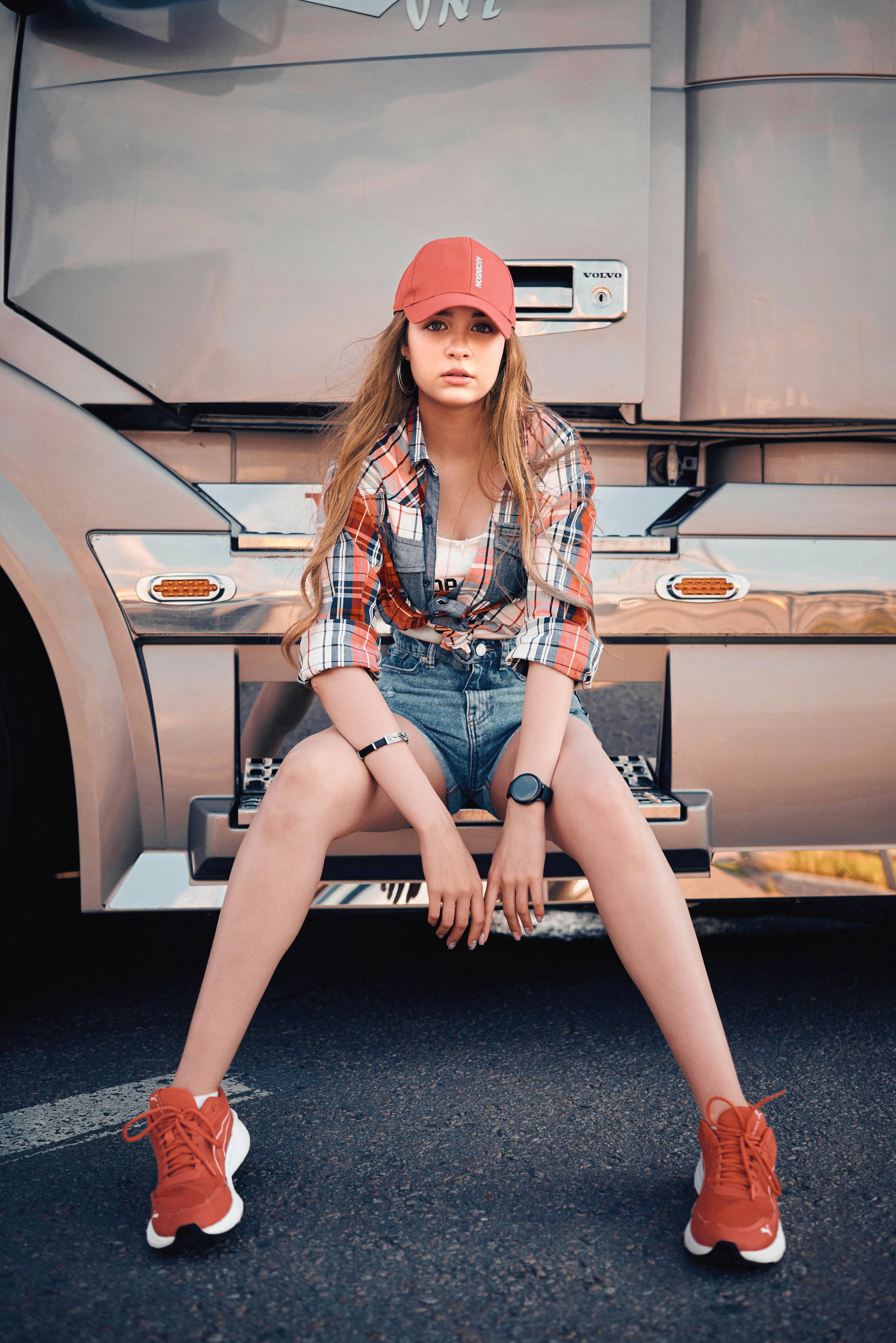 Truck & Girl. Фотограф Денис Кривопусков