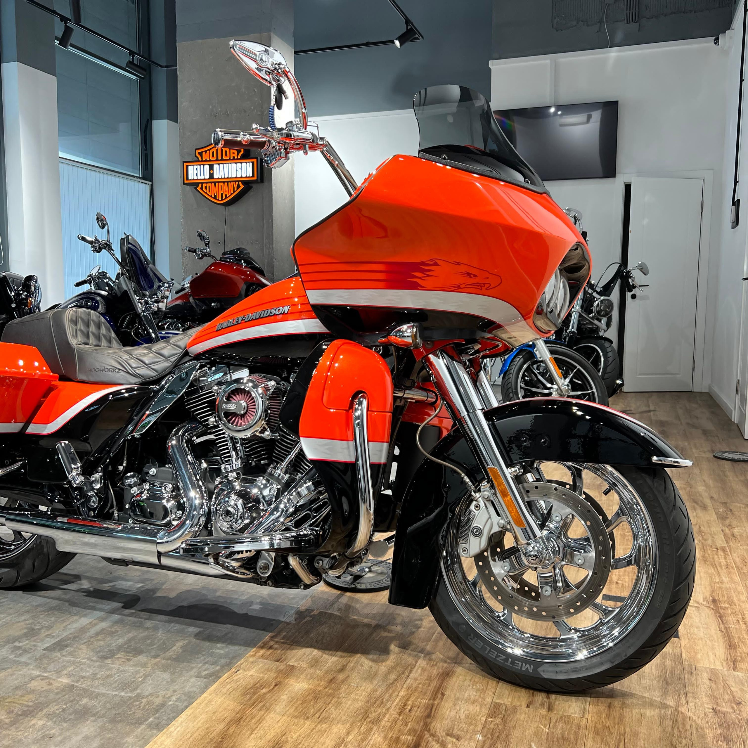 Harley Davidson CVO Road Glide (Electric Orange) (Touring) — купить мотоцикл. Hello Davidson, Москва. Только хорошие мотоциклы…