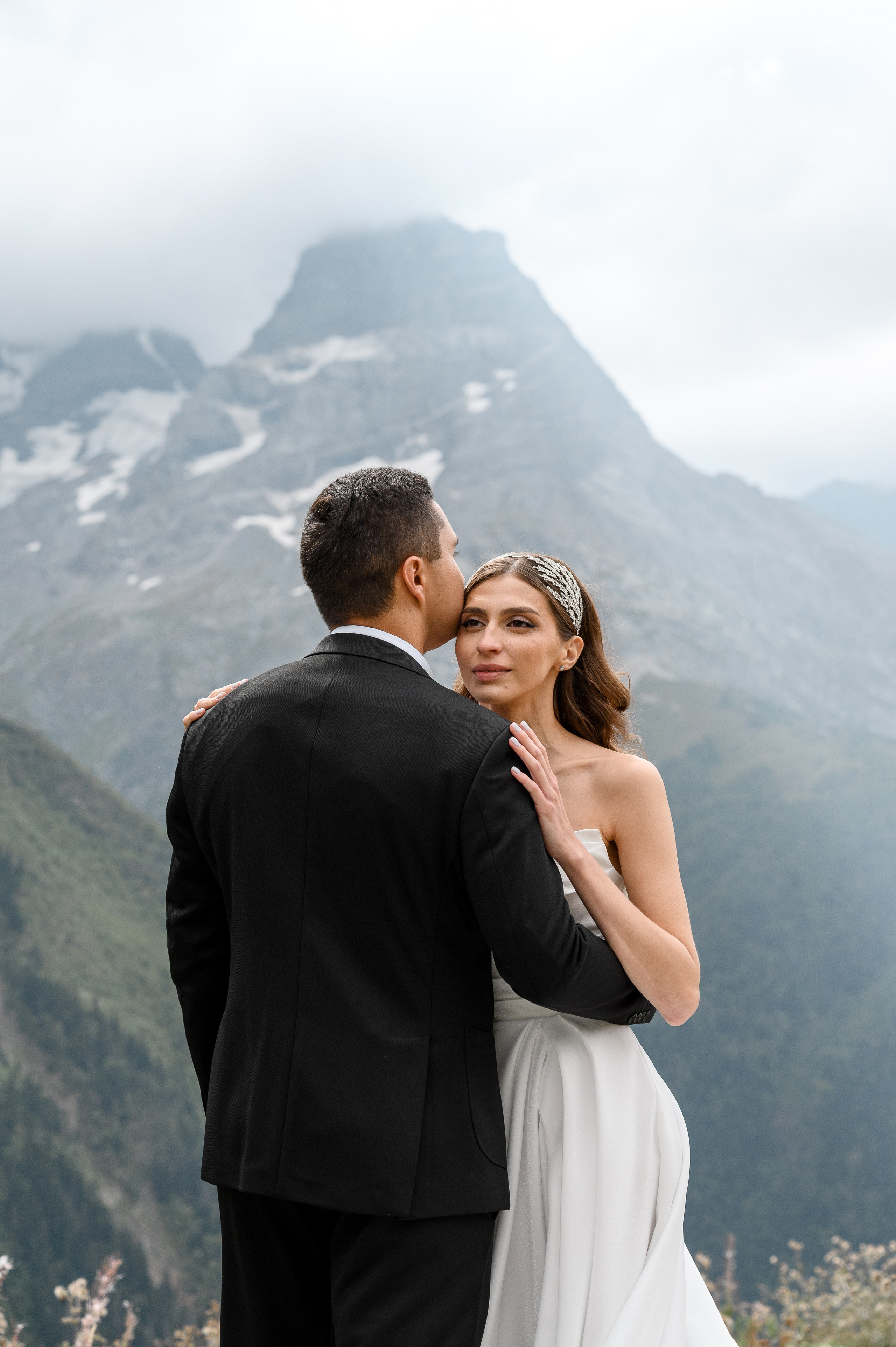 Горная свадьба Рината и Регины (09.09.24). Свадебный и travel фотограф в Волгограде, Сочи, Домбае, Европе