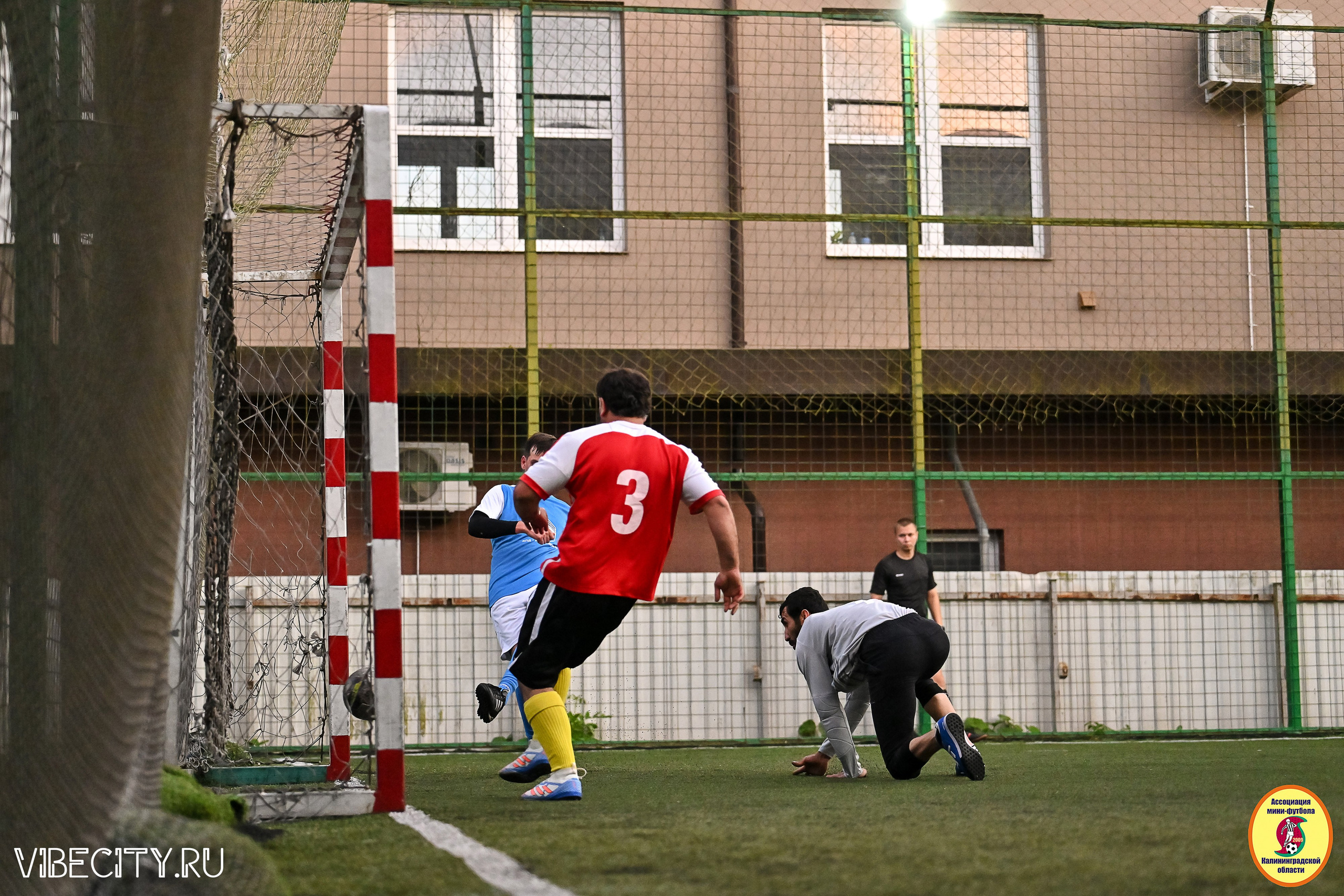 ИГРЫ МИНИ-ФУТБОЛЬНОЙ И КОРПОРАТИВНОЙ ЛИГИ. VIBECITY.RU Вайб Сити Ру Фоторепортажи Фотоотчеты Калининград