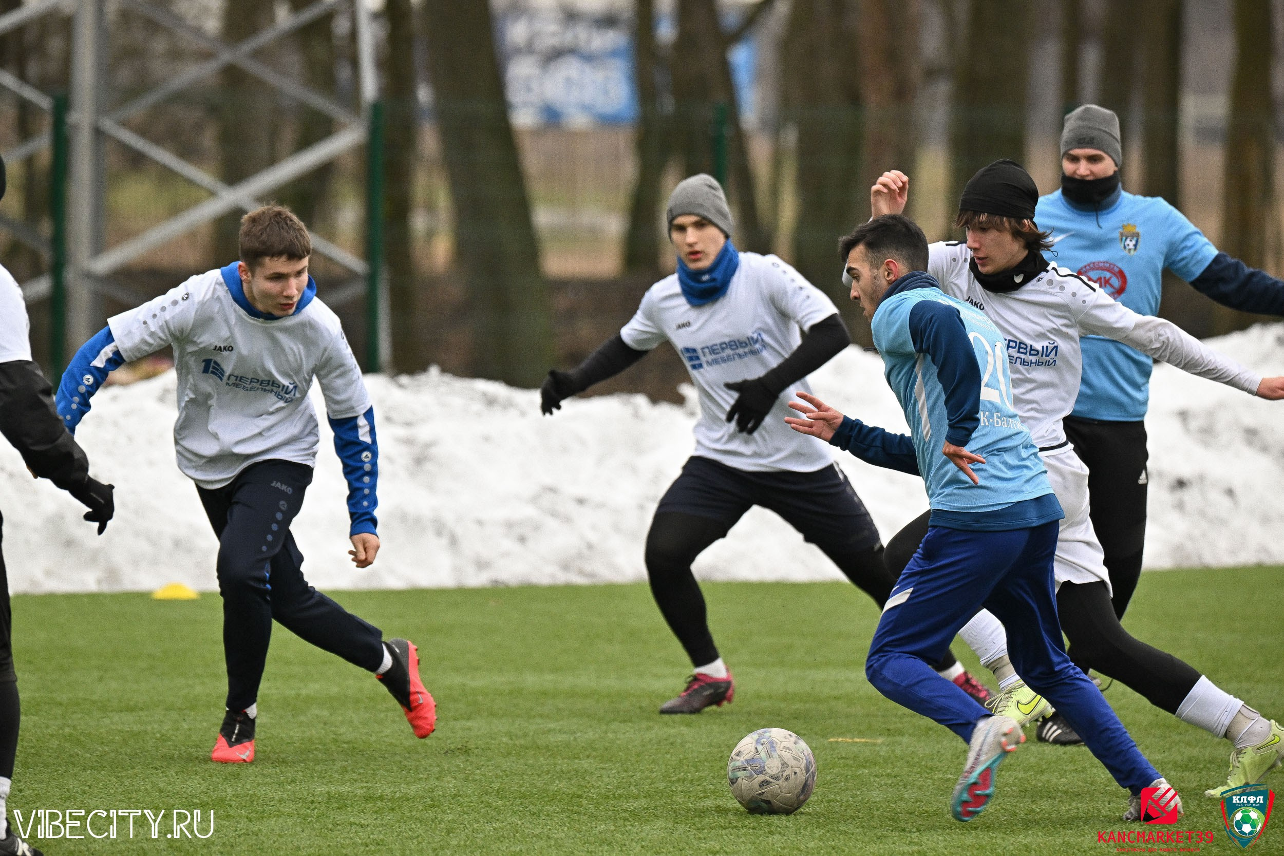 XX ЧЕМПИОНАТ КАЛИНИНГРАДСКОЙ ЛФЛ КАНЦМАРКЕТ39 сезона 2024–2025 гг. VIBECITY.RU Вайб Сити Ру Фоторепортажи Фотоотчеты Калининград