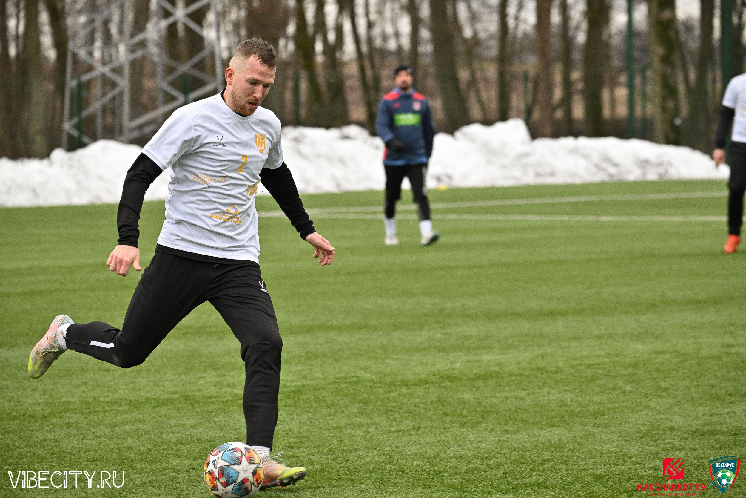 XX ЧЕМПИОНАТ КАЛИНИНГРАДСКОЙ ЛФЛ КАНЦМАРКЕТ39 сезона 2024–2025 гг. VIBECITY.RU Вайб Сити Ру Фоторепортажи Фотоотчеты Калининград