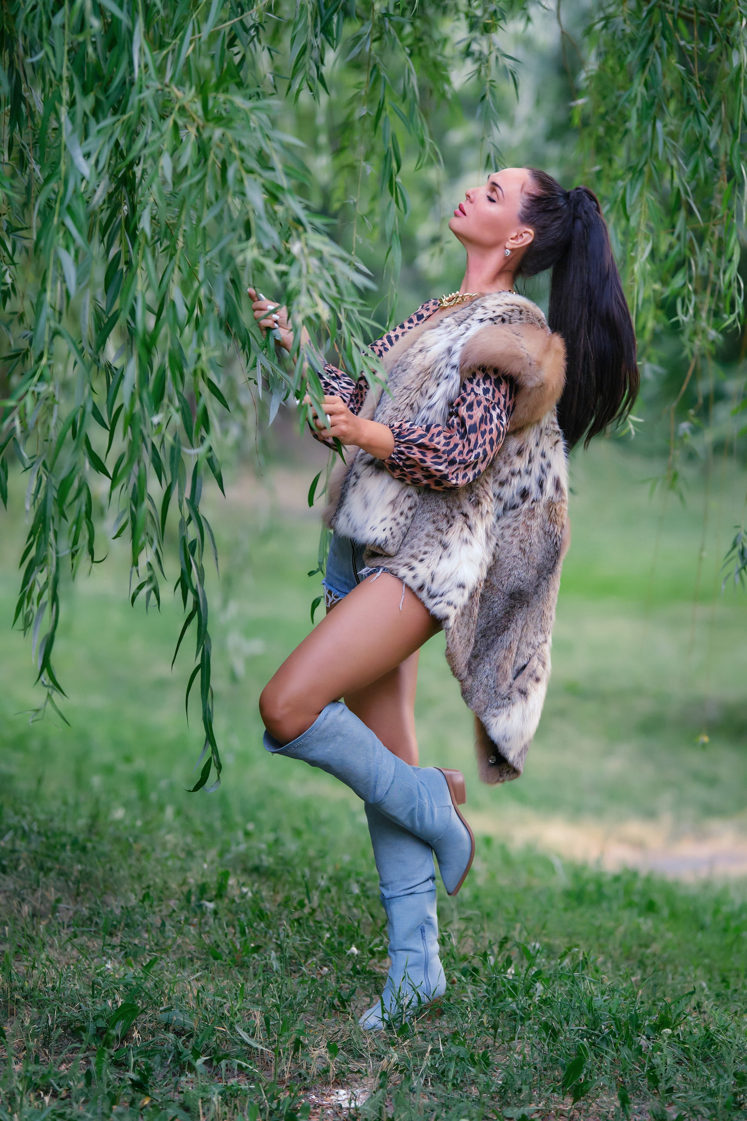 Летняя фотосессия на природе, в лесу, на улице. Семейная с детьми