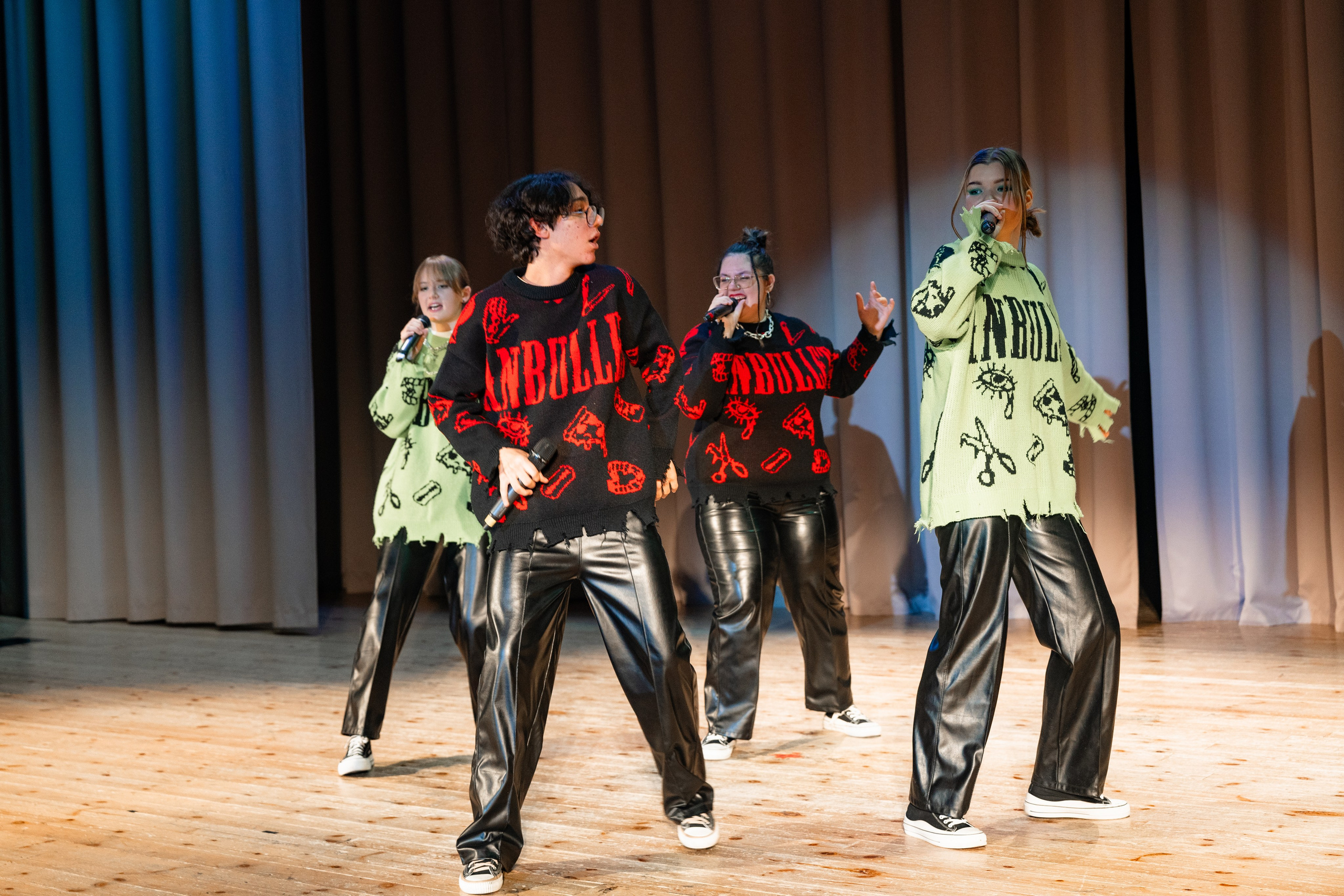 Концерт ДК Буривестник. Фотограф Никита Комаров