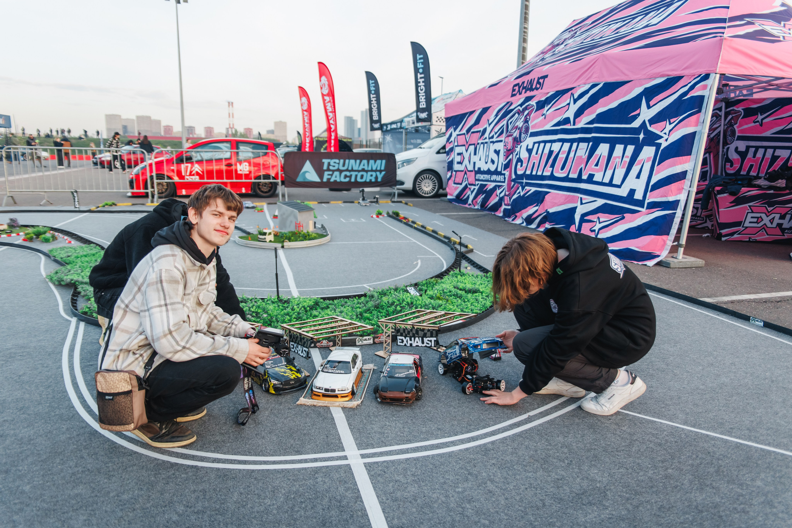 Выставка и дрифт машин. Репортажный фотограф. Москва. Алина Ланская