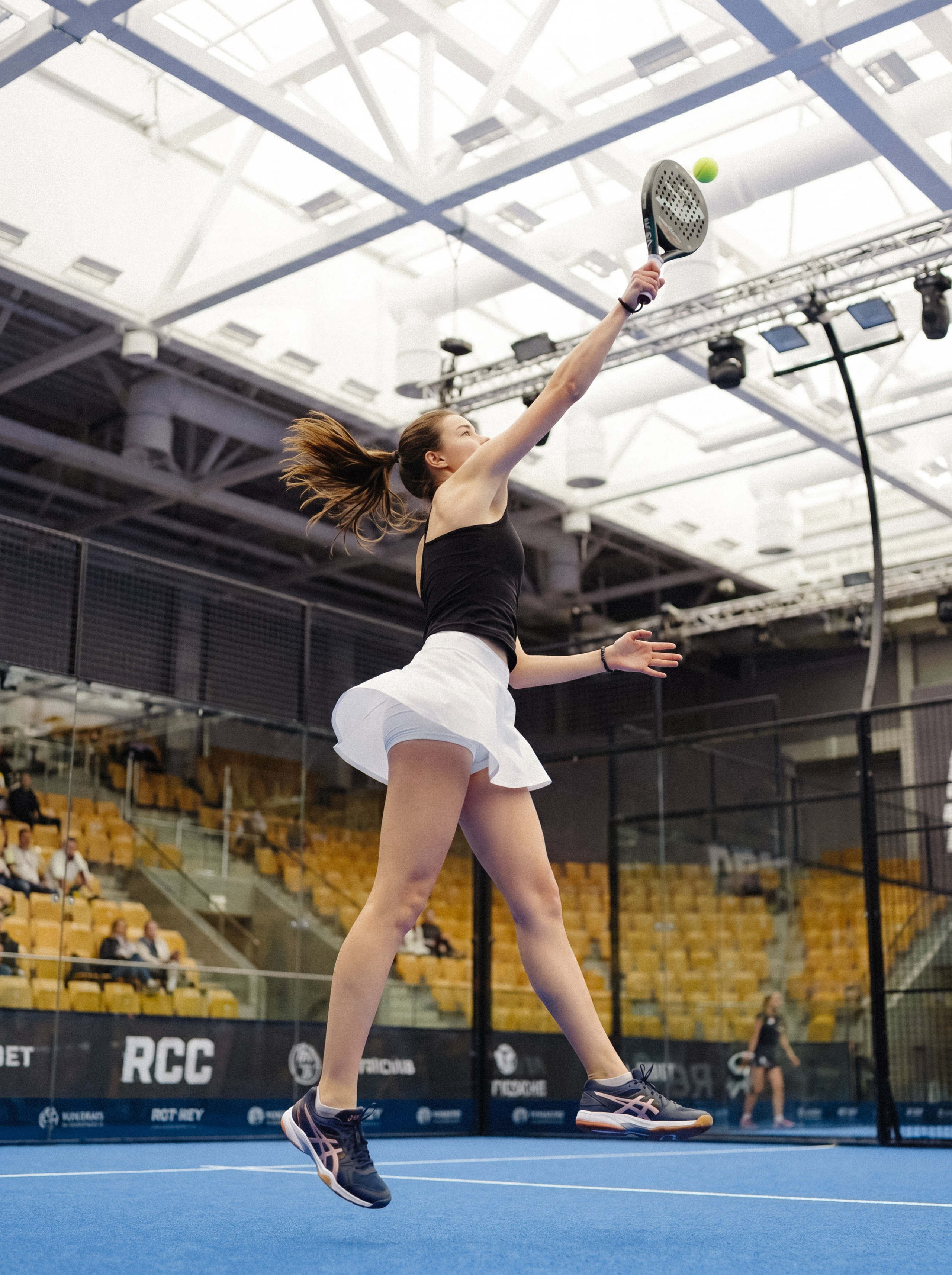 Портретная фотосессия на корте: Ульяна в Падел-арене РМК | Фотограф Екатеринбург. Фотограф Дмитрий Судаков — Свадебная и репортажная съемка в Екатеринбурге и Москве