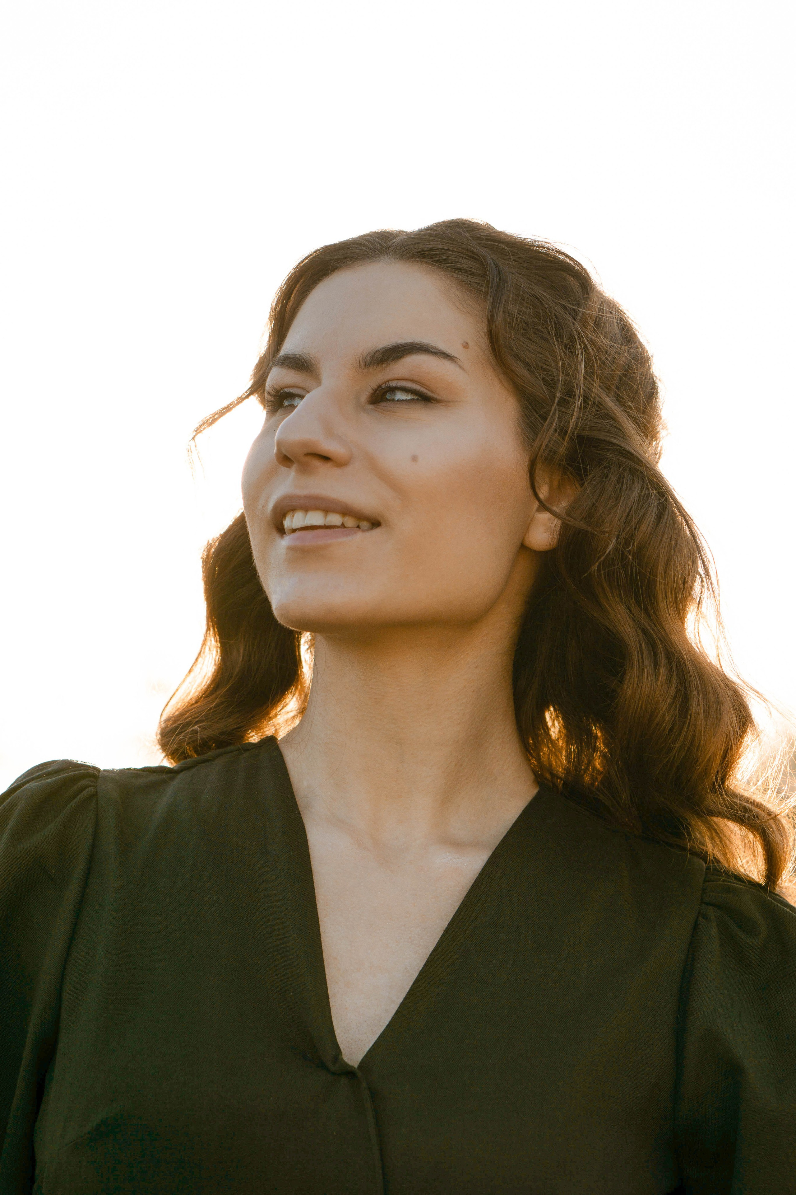 портрет женщины на закате 