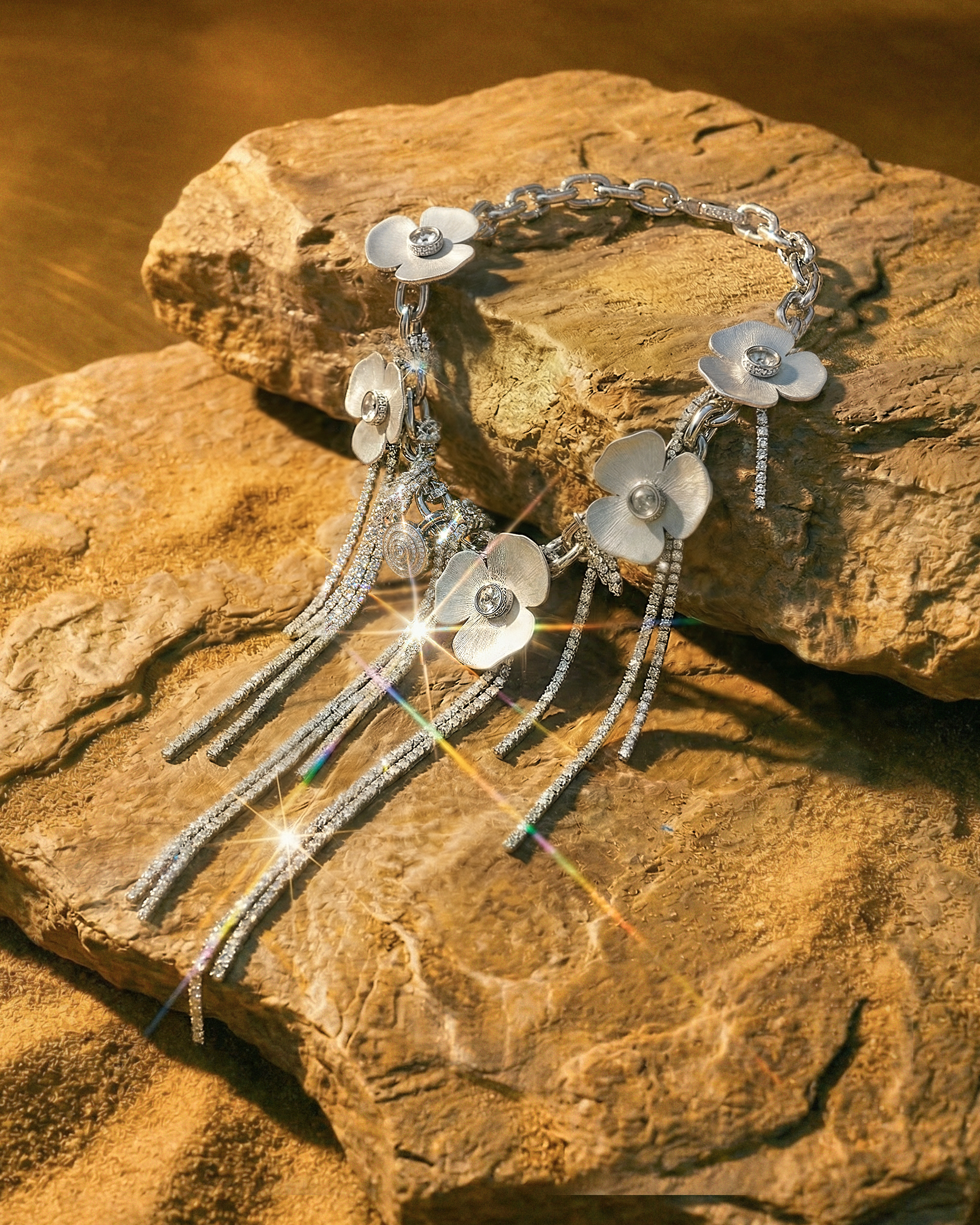 Нейрофотосессия украшений, Нейрофотосессия Колье LAUERĒ. Bakunpost | AI-фото и нейрофотосессии для брендов