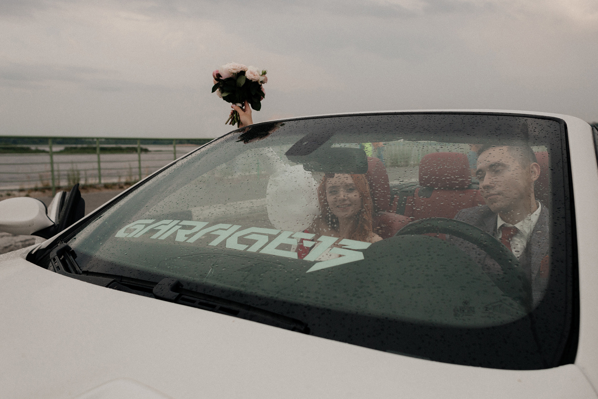 Прогулка на кабриолете Ульяна и Миша. Свадебный фотограф в Нижнем Новгороде Генеральская Ира