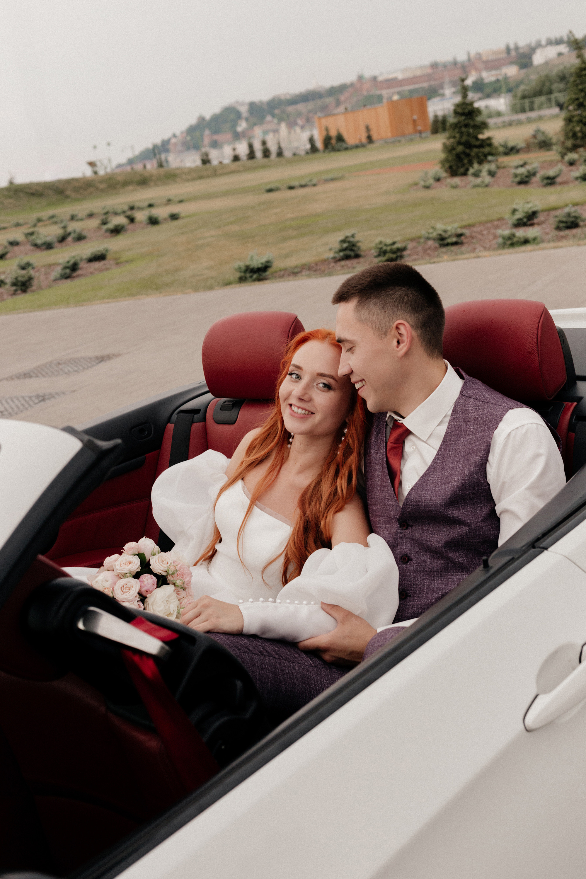 Прогулка на кабриолете Ульяна и Миша. Свадебный фотограф в Нижнем Новгороде Генеральская Ира