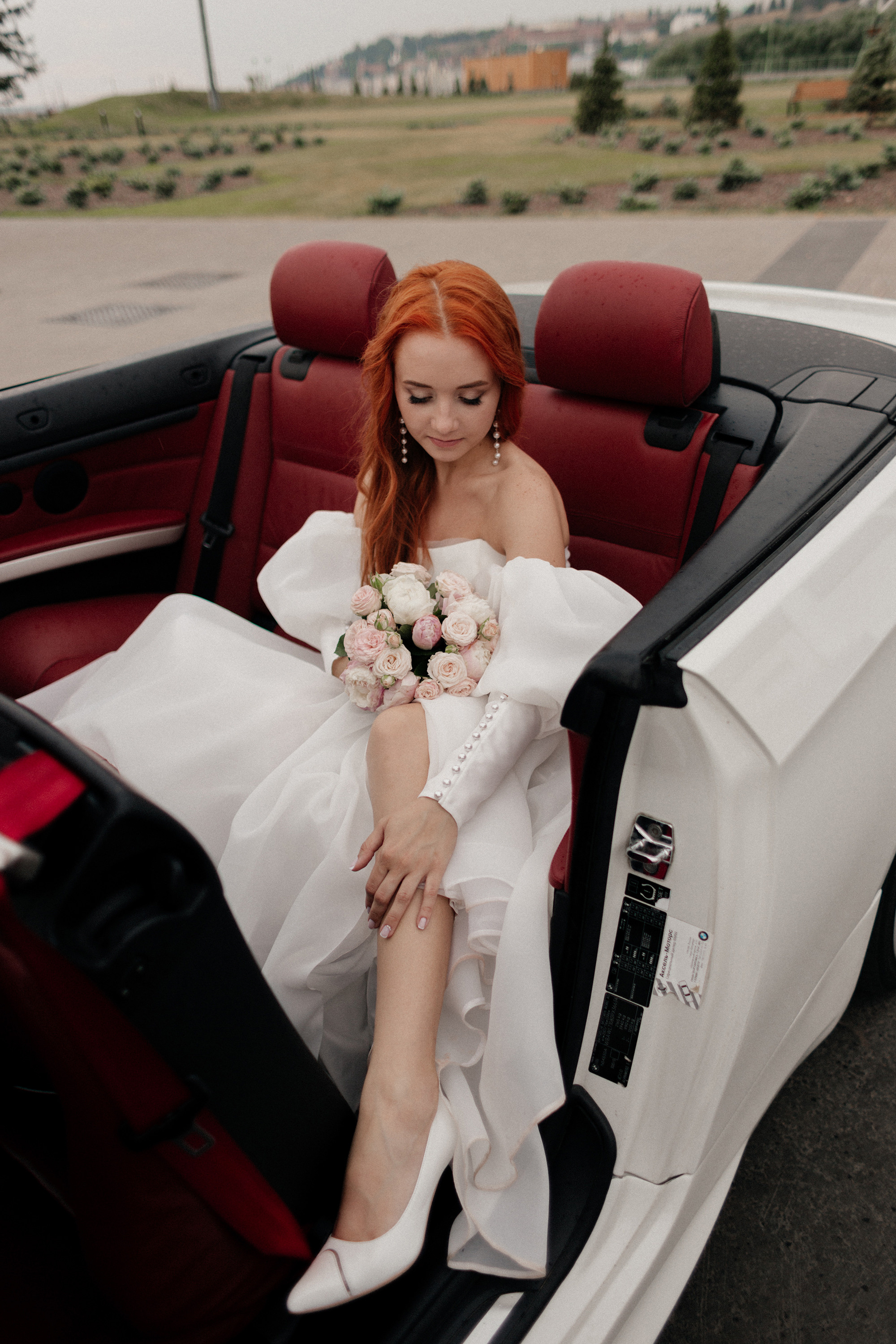 Прогулка на кабриолете Ульяна и Миша. Свадебный фотограф в Нижнем Новгороде Генеральская Ира