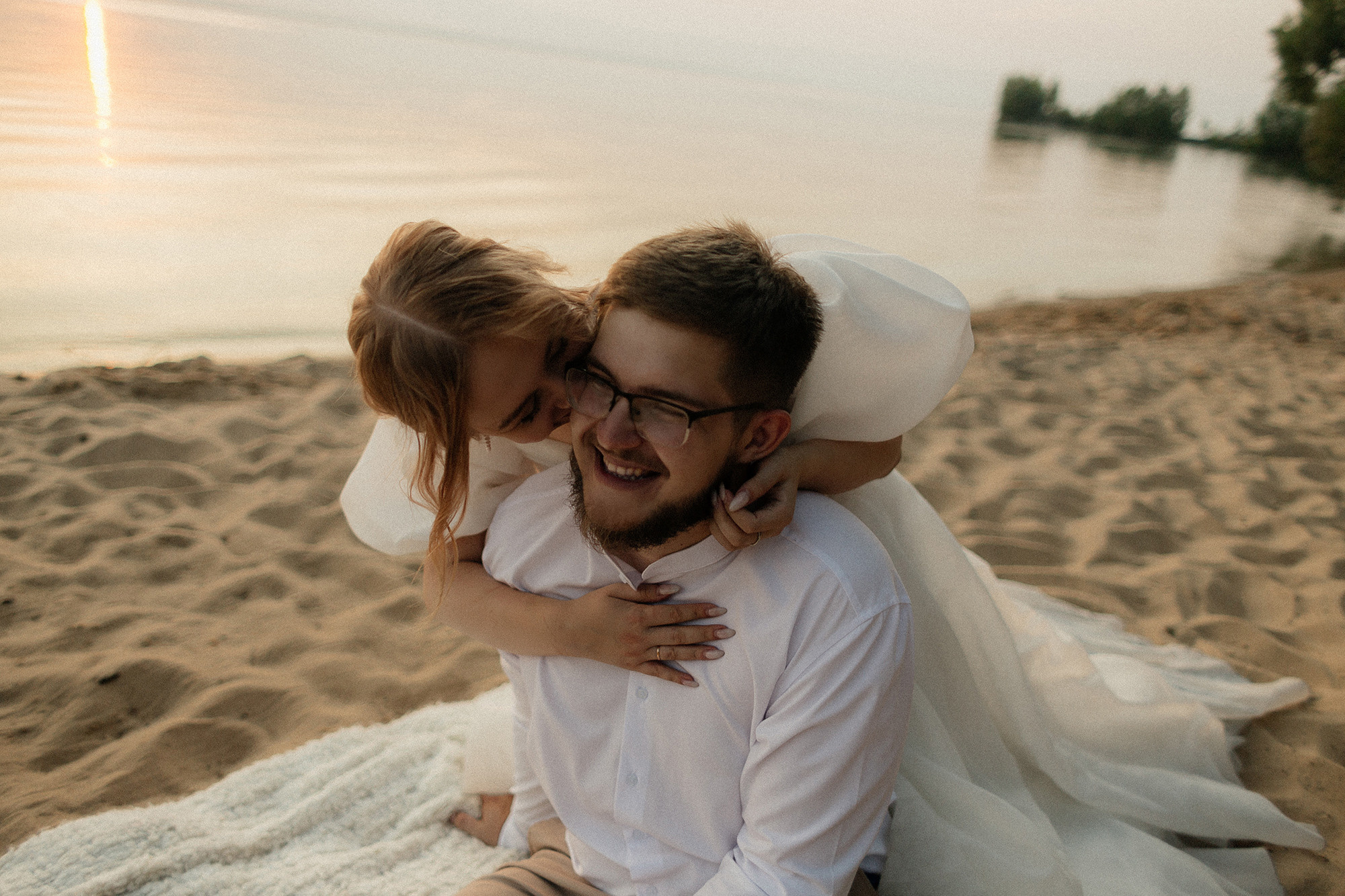 Лайфстайл свадебная фотосессия - путешествие к Горьковскому морю. Свадебный фотограф в Нижнем Новгороде Генеральская Ира