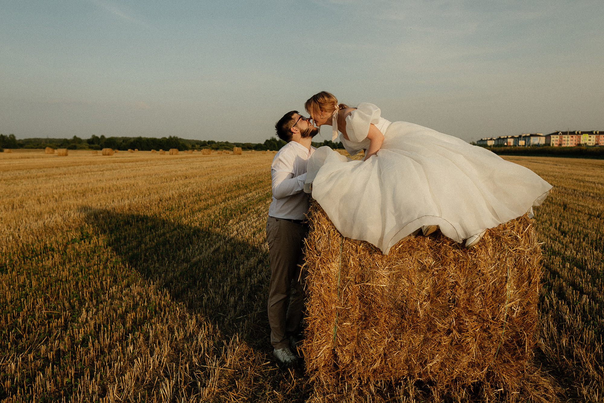 Лайфстайл свадебная фотосессия - путешествие к Горьковскому морю. Свадебный фотограф в Нижнем Новгороде Генеральская Ира