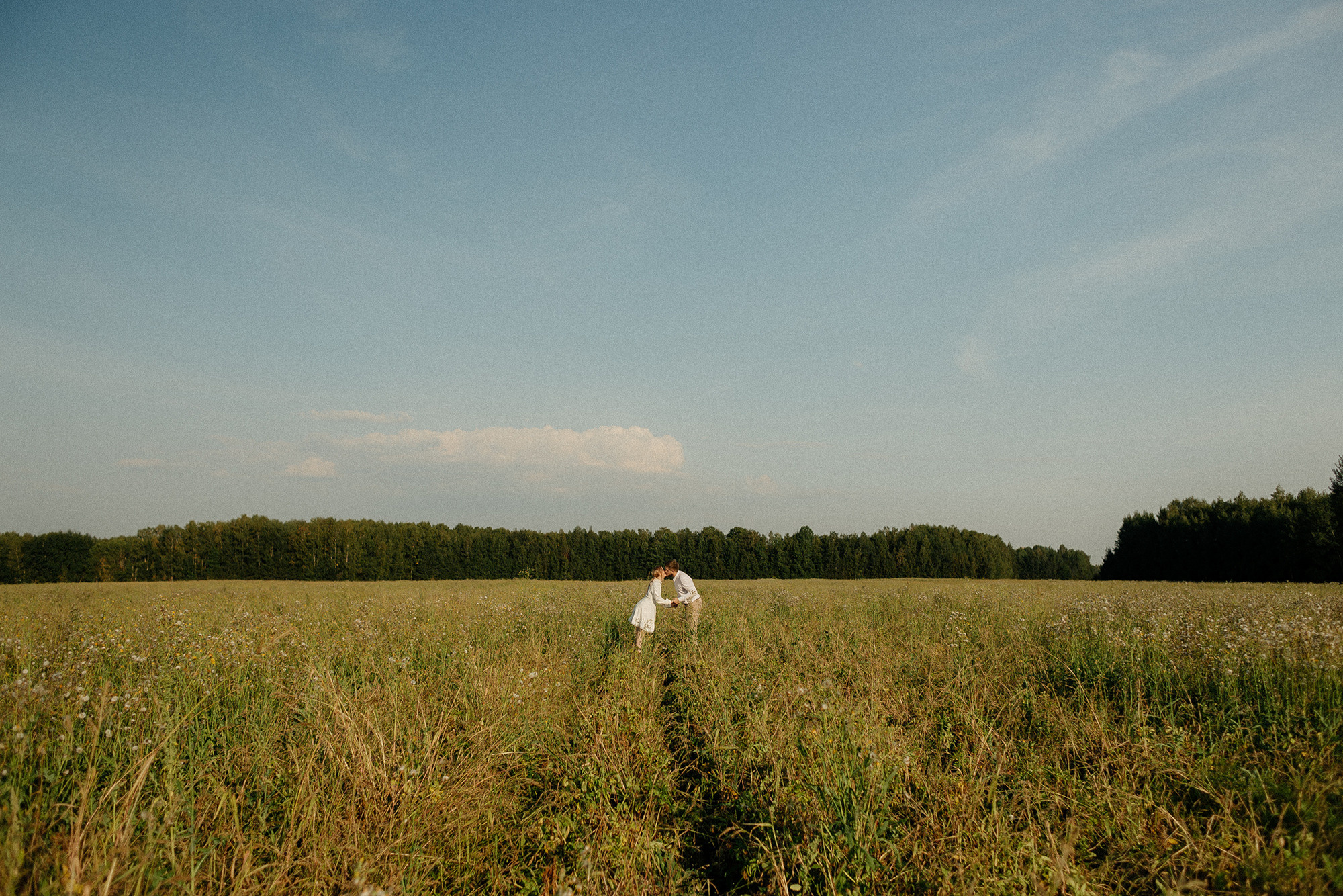 Лайфстайл свадебная фотосессия - путешествие к Горьковскому морю. Свадебный фотограф в Нижнем Новгороде Генеральская Ира