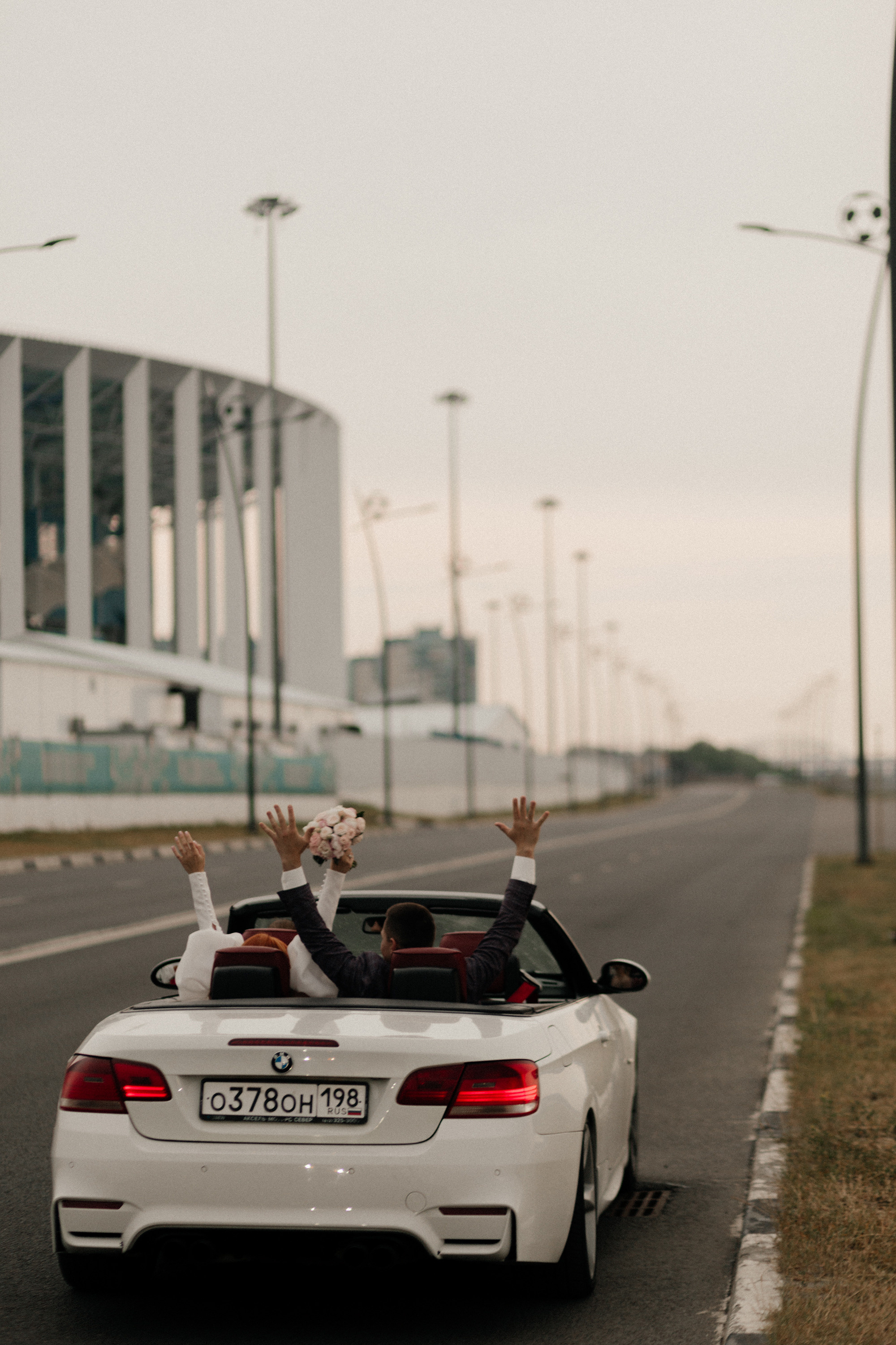Прогулка на кабриолете Ульяна и Миша. Свадебный фотограф в Нижнем Новгороде Генеральская Ира