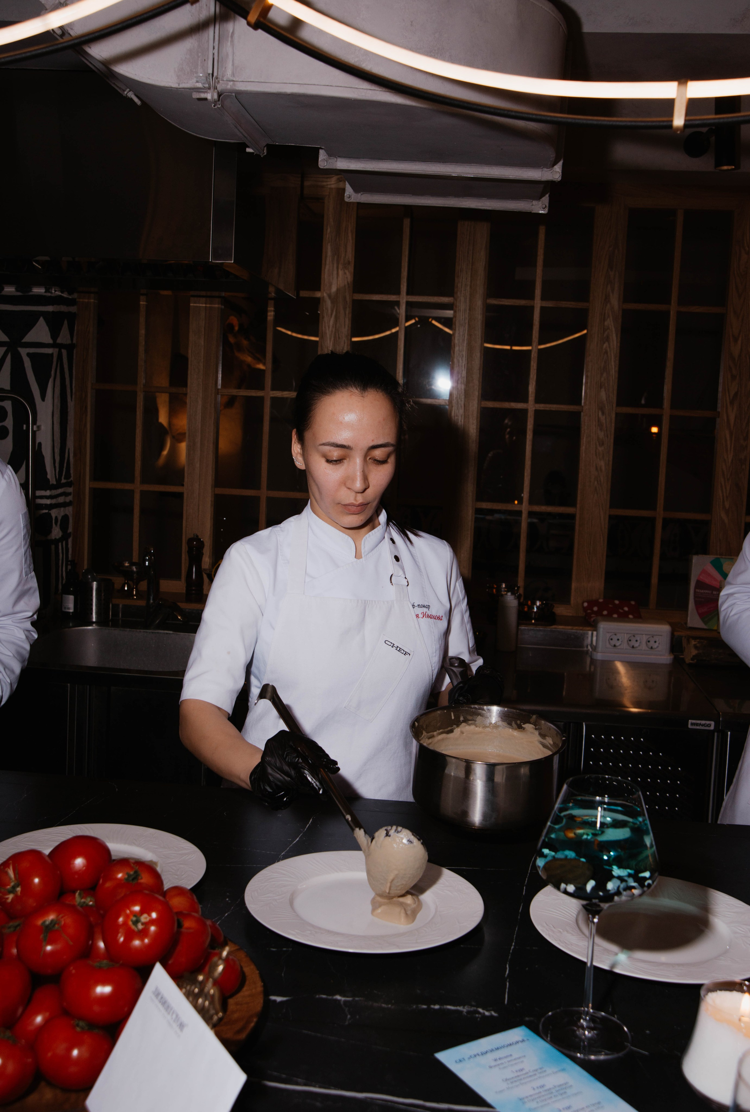 Шеф-тейбл в ресторане Ливингстон. Ксения Glossa. Портретный и репортажный фотограф в Самаре