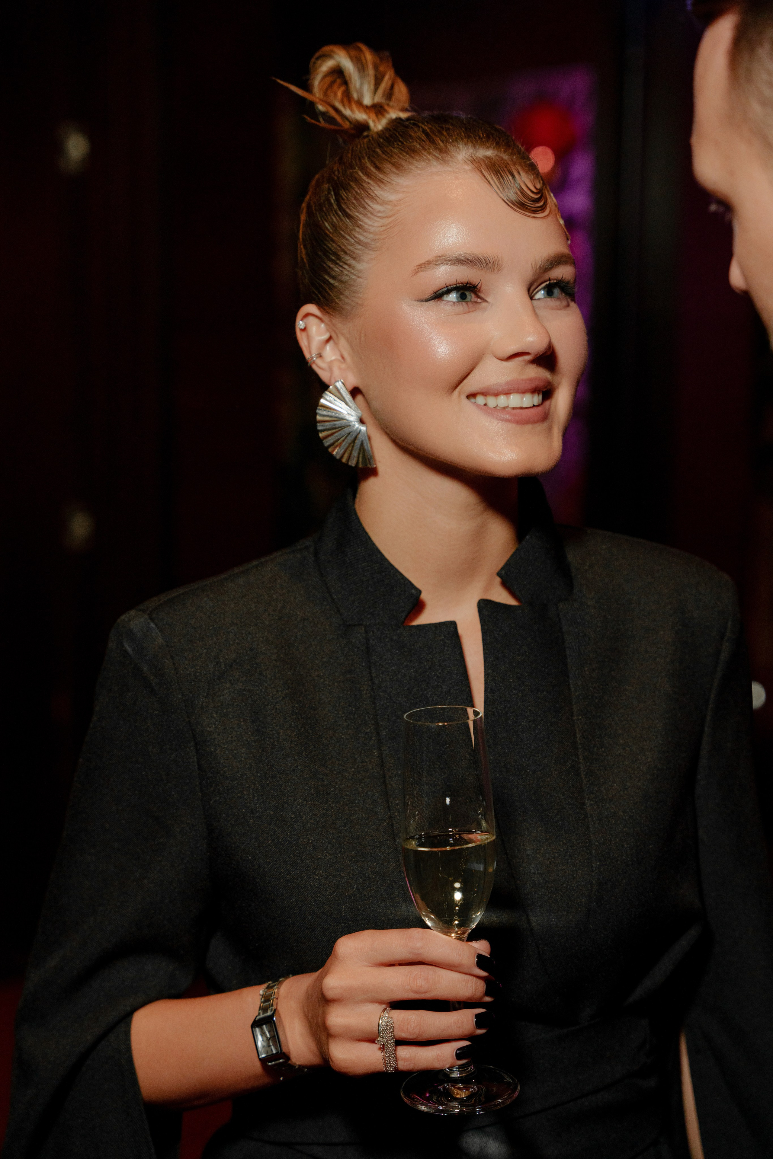 Репортажный фотограф на день рождения в ресторане KAI. Репортажный фотограф Москва Сергей Дружинин