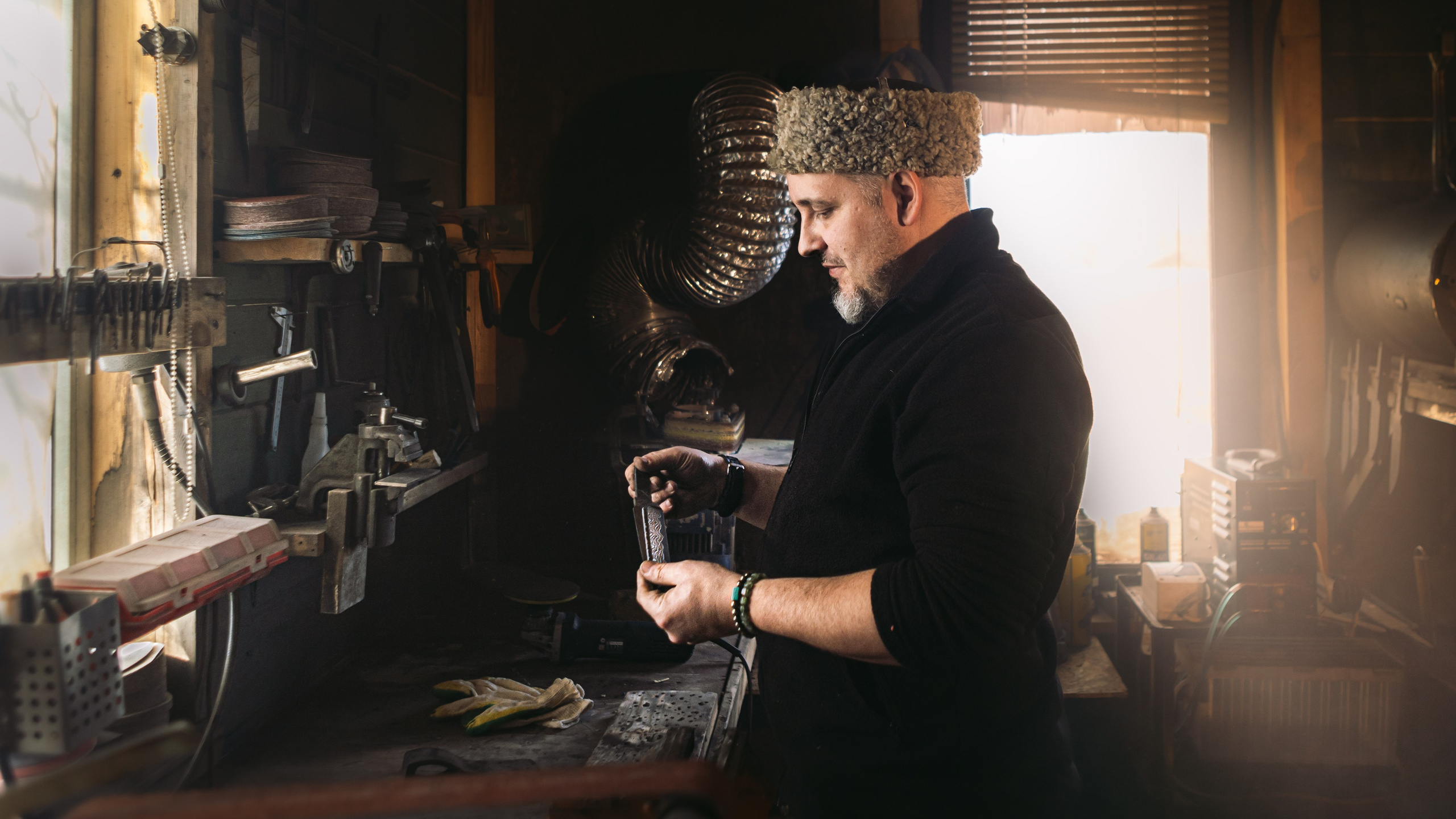 Медвежья сталь. Репортажный фотограф в Перми Денис Голдобин