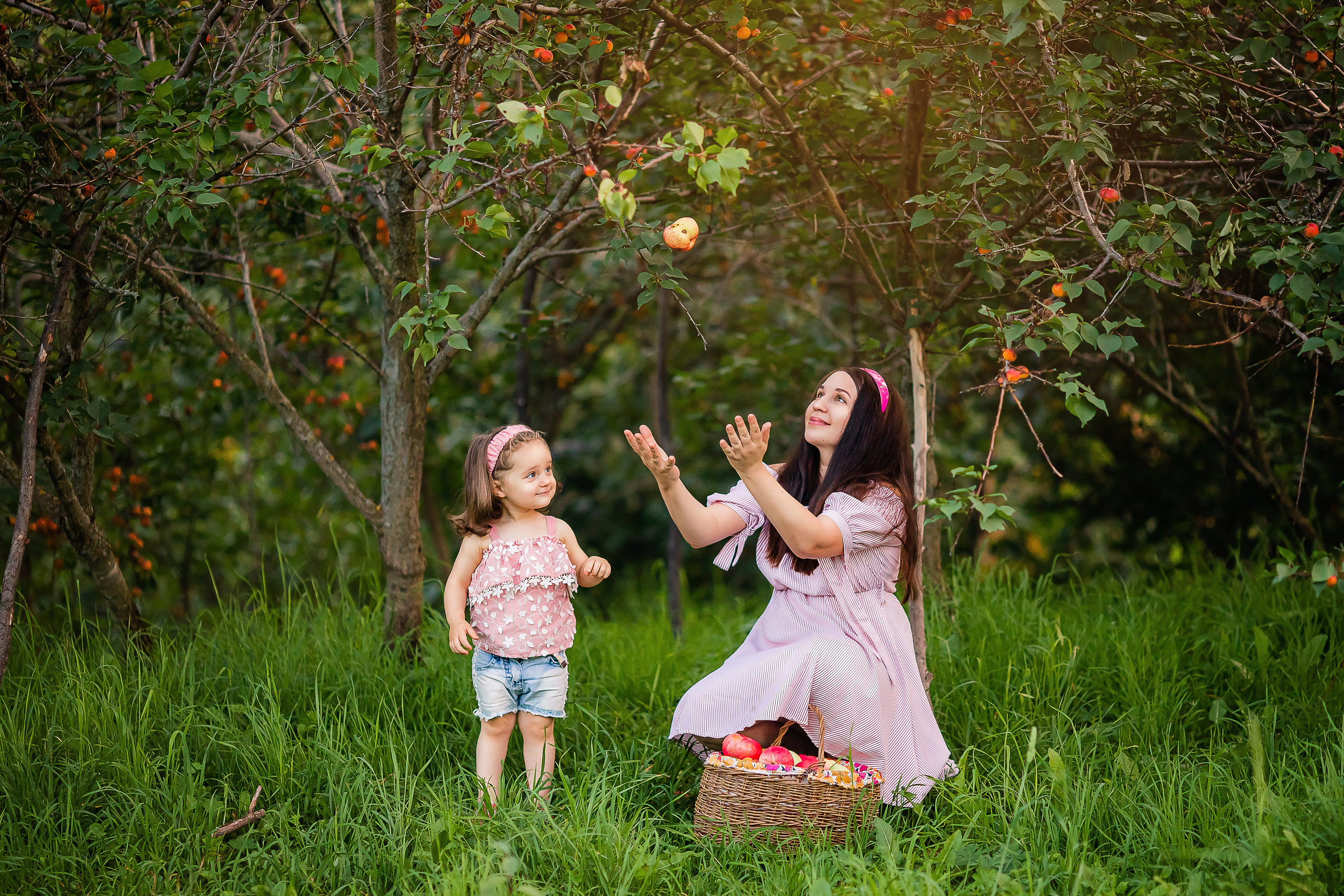 Абрикосовый сад. Семейный и свадебный фотограф в Чебоксарах и Новочебоксарске Ирина Юрь