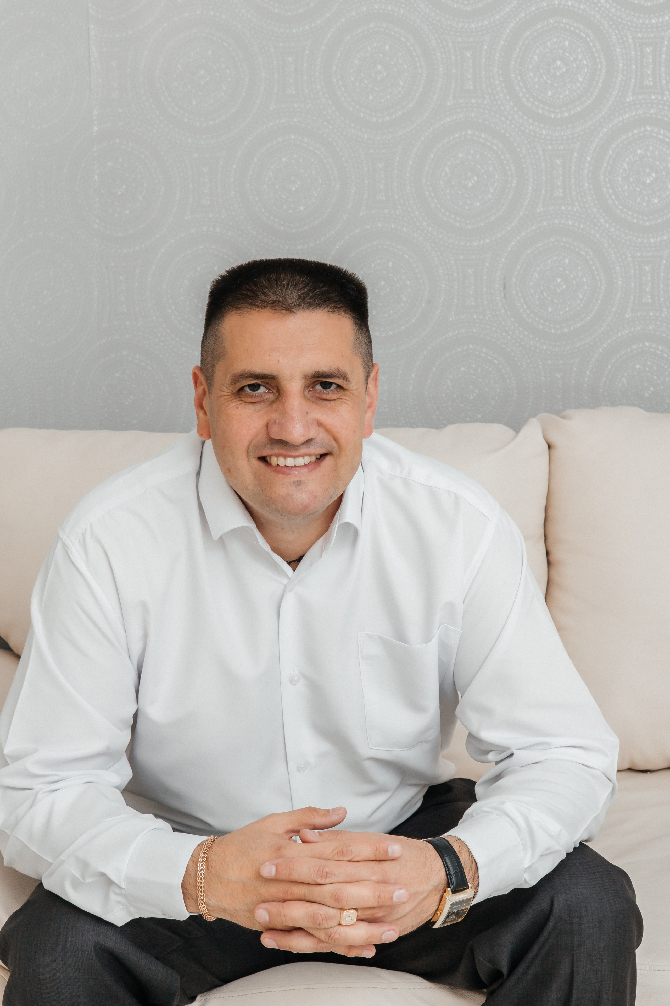 Свадьба, свадебная фотосессия, свадебная фотосъемка Иркутск. Фотограф в Иркутске Анастасия Кись. Студийная фотосессия беременности в тканях Иркутск. Семейная фотосессия, ПОРТРЕТ «ПОКОЛЕНИЕ»