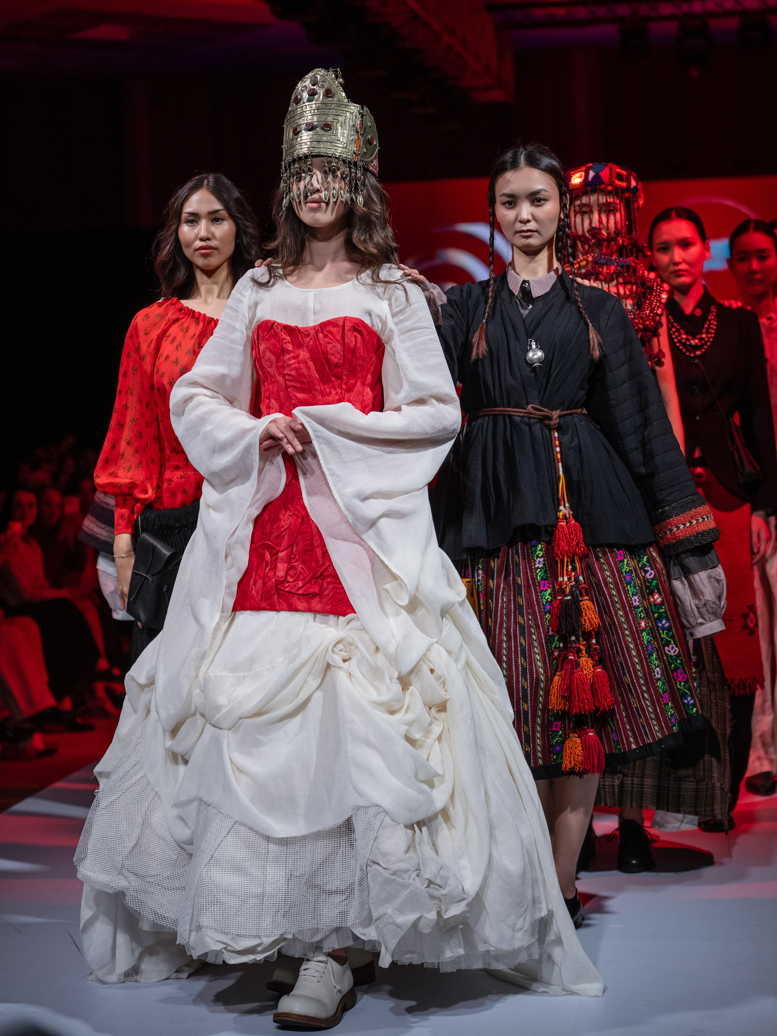 EURASIAN FASHION WEEK Reberth. Сайт Алматинского НЮ АРТ, будуар и фэшн фотографа Дениса Карпенко