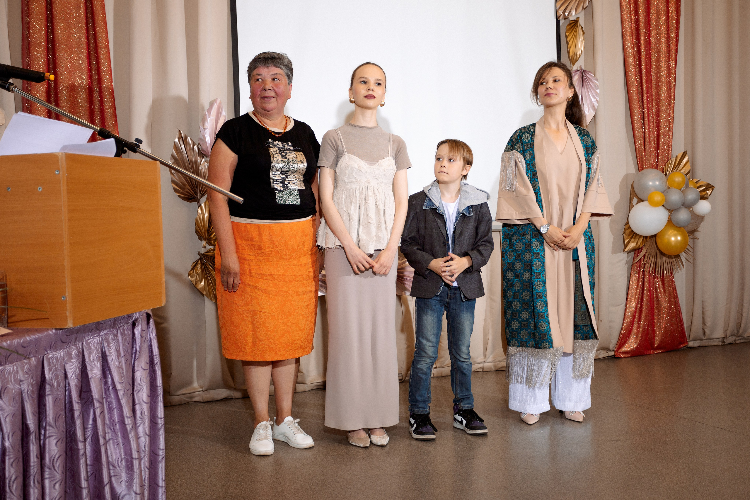 ВРУЧЕНИЕ АТТЕСТАТОВ: Пример. Все фото. Профессиональный фотограф в Ижевске Леша Петров