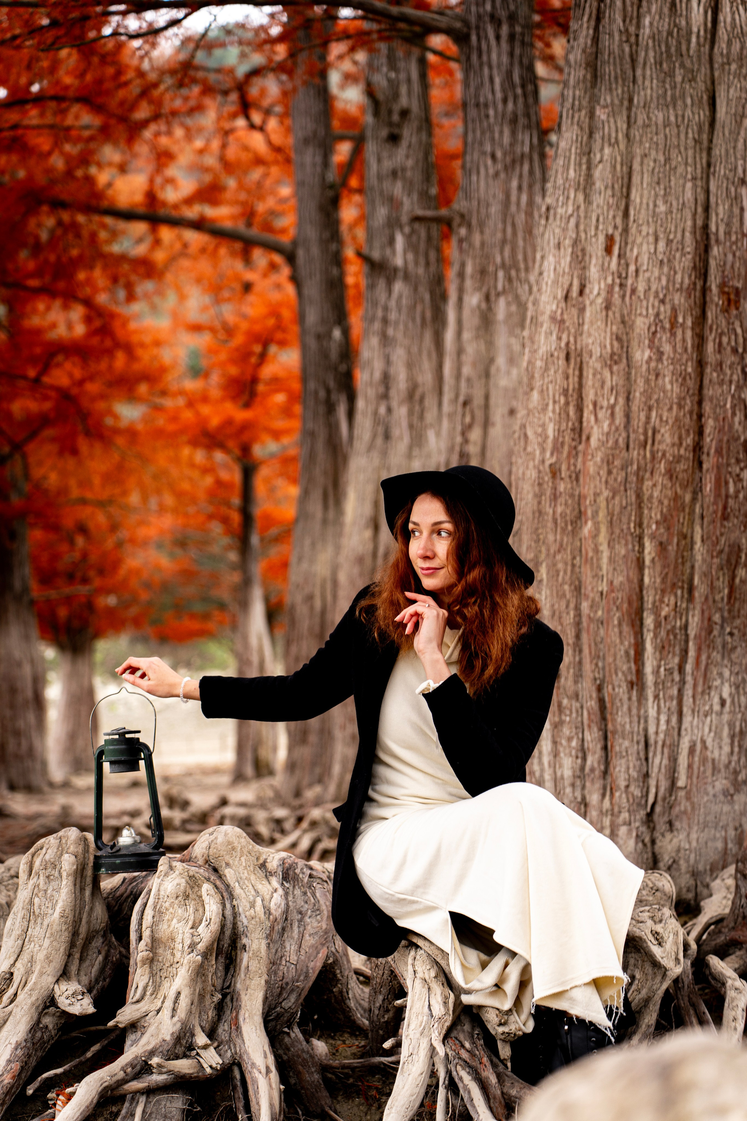 Осенняя фотосессия в Анапе — яркие кипарисы. Семейный и детский фотограф Екатерина Черняева. Снимаю портреты, love story, фотопрогулки, работаю на улице, в кафе, студии, дома у клиента