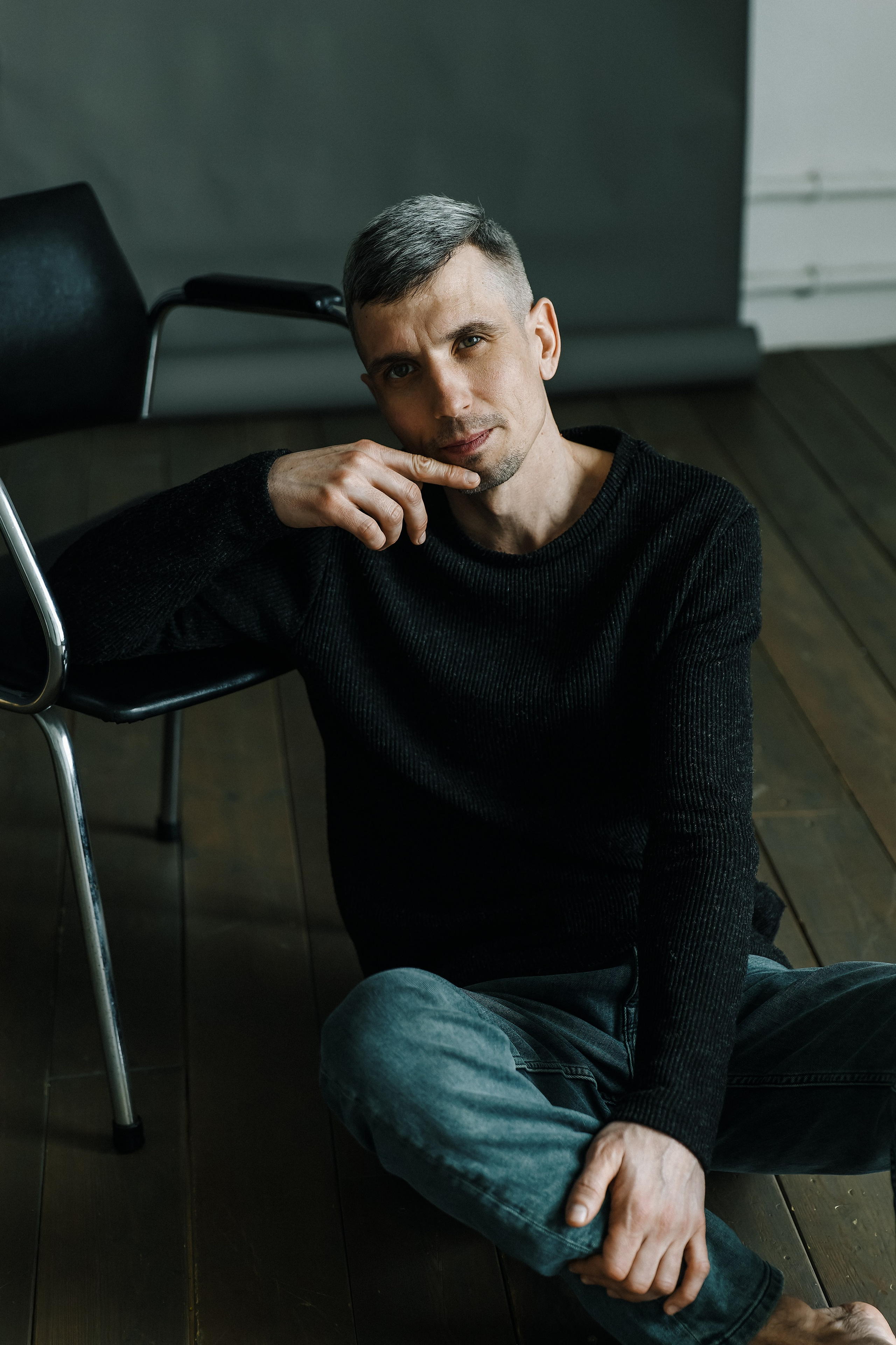 Дима — мужской портет в студии. Свадебный и портретный фотограф в Санкт-Петербурге Анна Демьянова