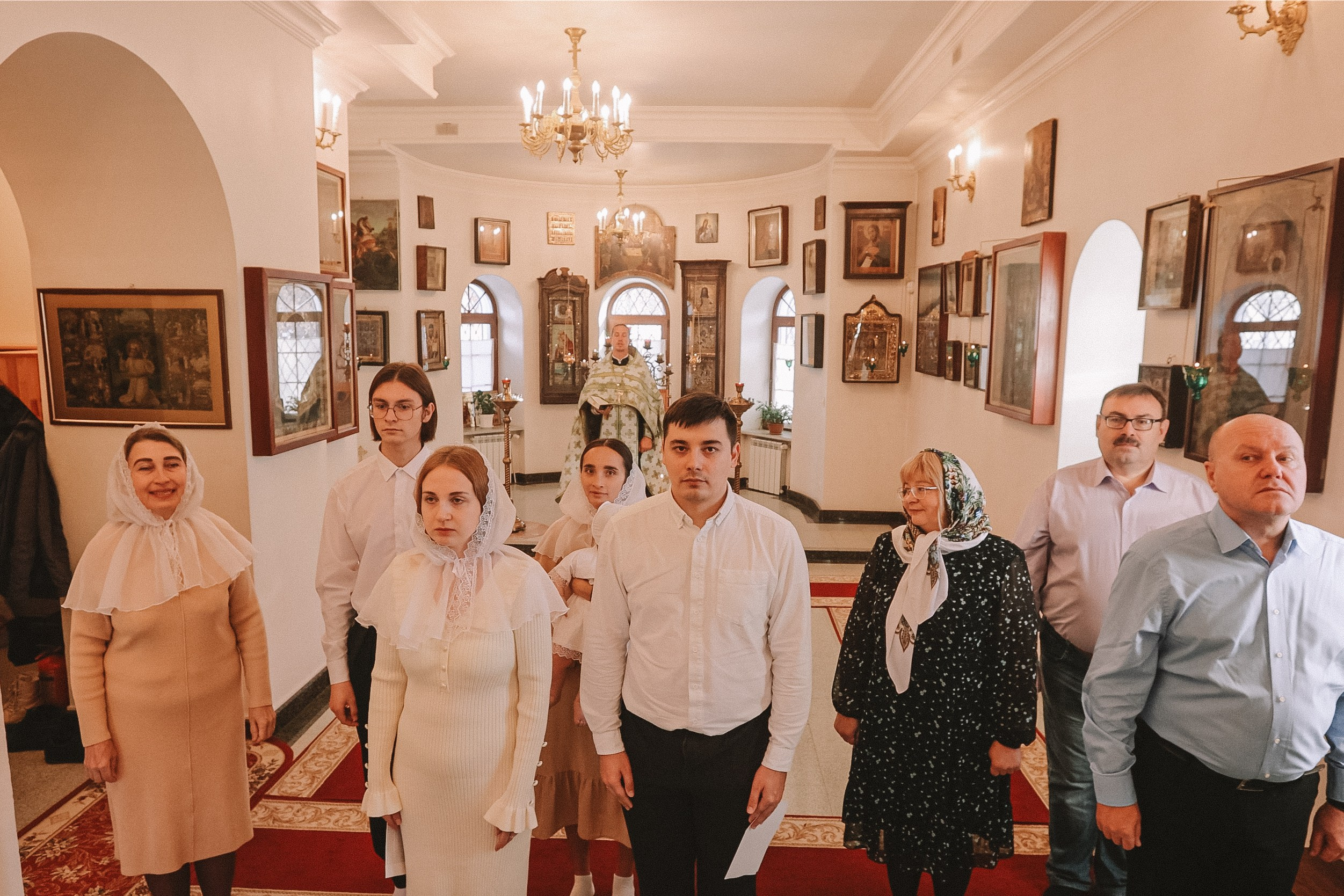 Крещение круглая церковь. Семейный фотограф Тюмень, фотограф на роды Салмина Мария