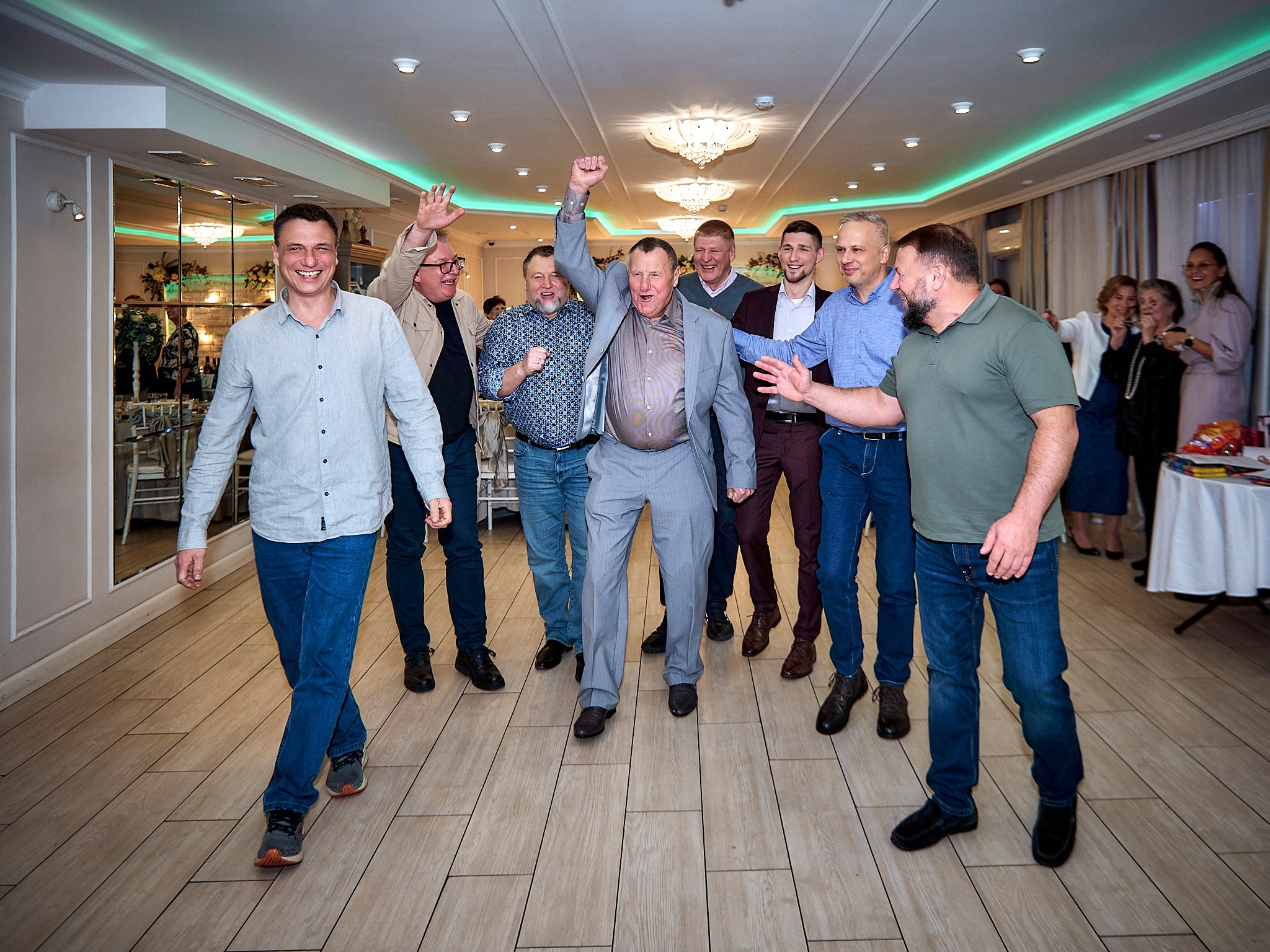 55 лет 💕. Свадебный фотограф, видеограф, рилсмейкер в Санкт-Петербурге и Москве