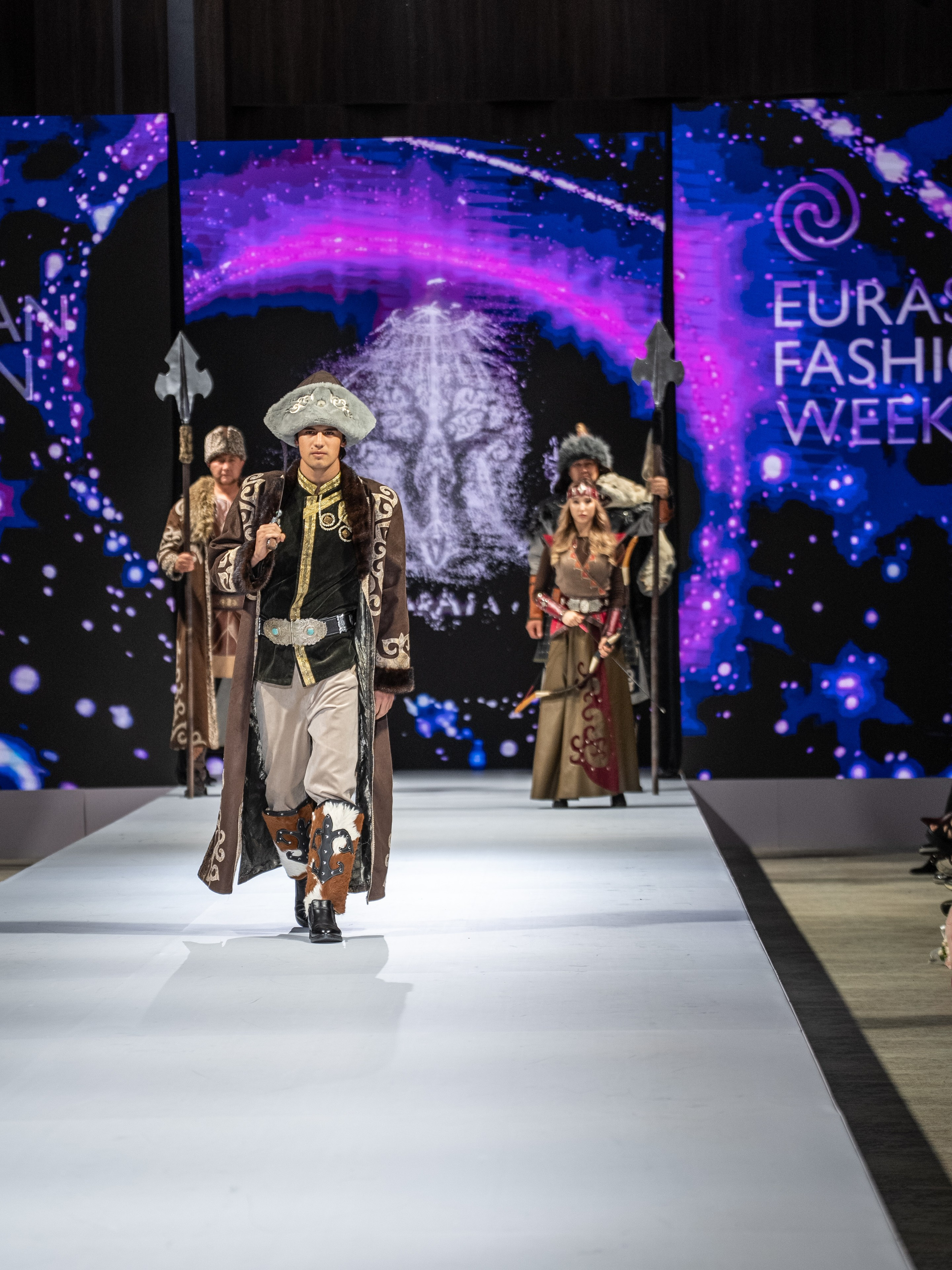 EURASIAN FASHION WEEK Lo Zarata. Сайт Алматинского НЮ АРТ, будуар и фэшн фотографа Дениса Карпенко