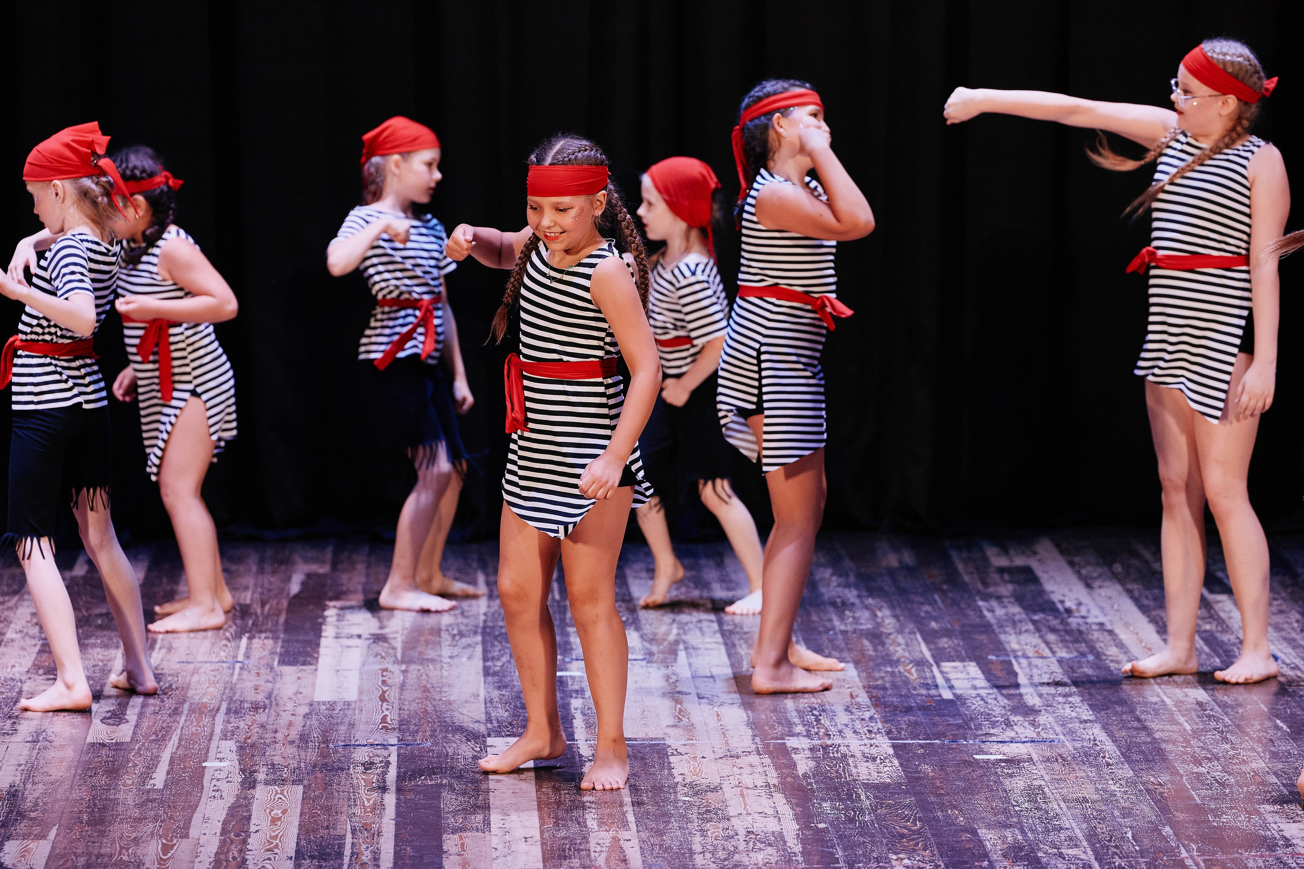 Концерт танцевальной студии Фиеста 08.06. Свадебный репортажный фотограф краснодар максим дремов дрёмов фотосессия студия цена