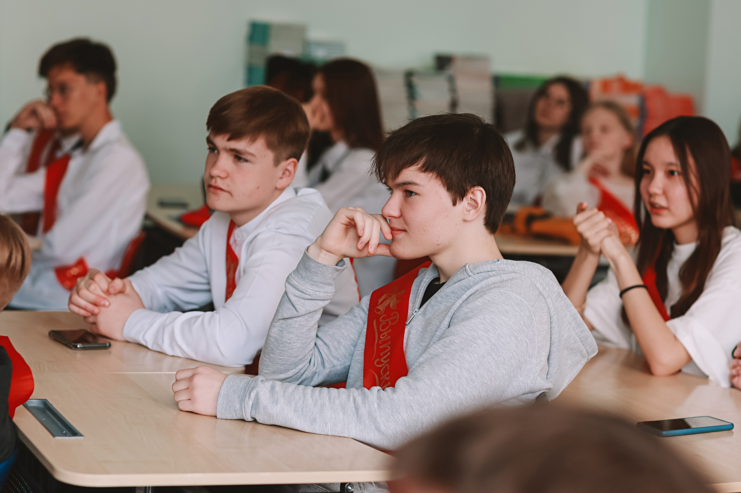 Последний звонок. Семейный фотограф Тюмень, фотограф на роды Салмина Мария